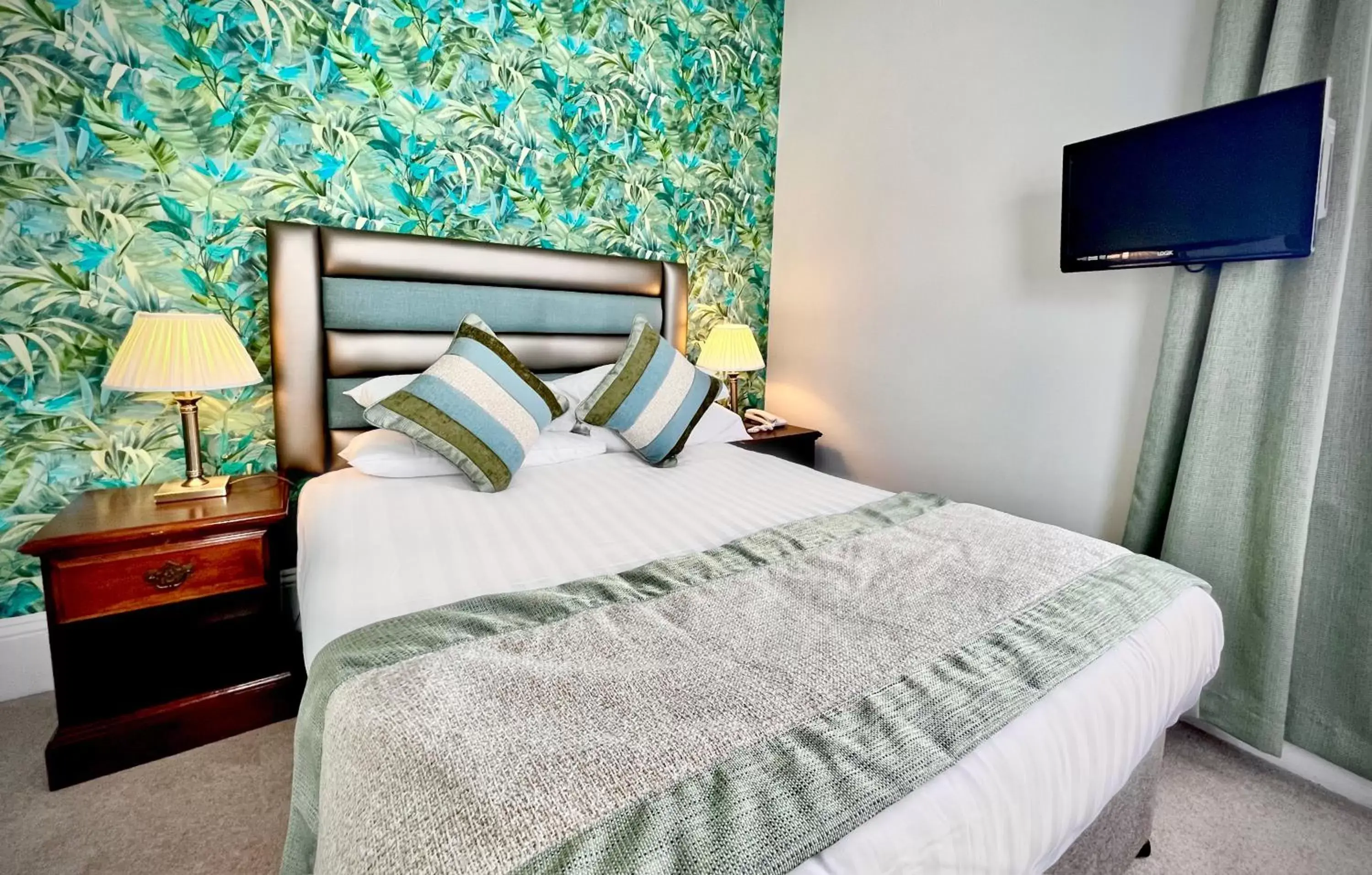 Compact Double in Abbey Sands Hotel Compact Double in Abbey Sands Hotel