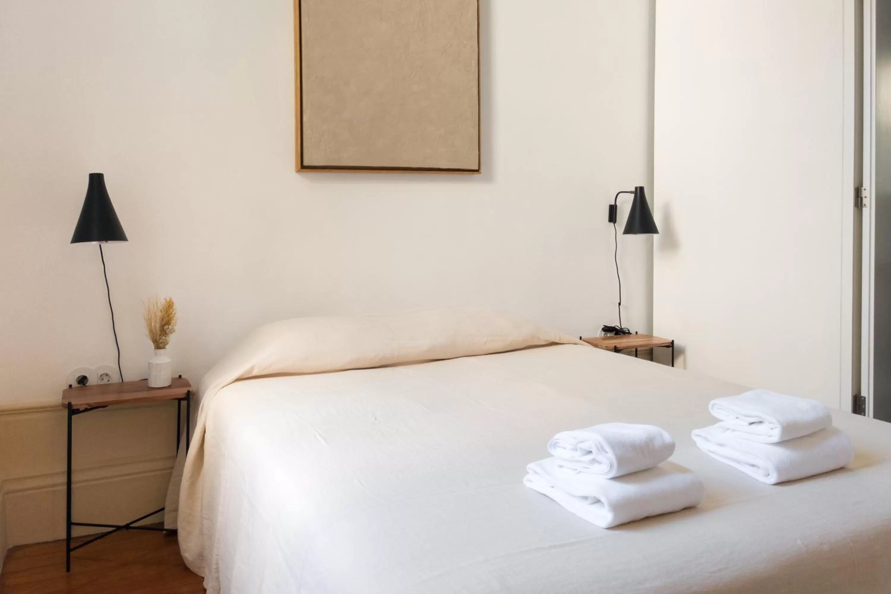 Bed in Alameda Suites @ Porto River