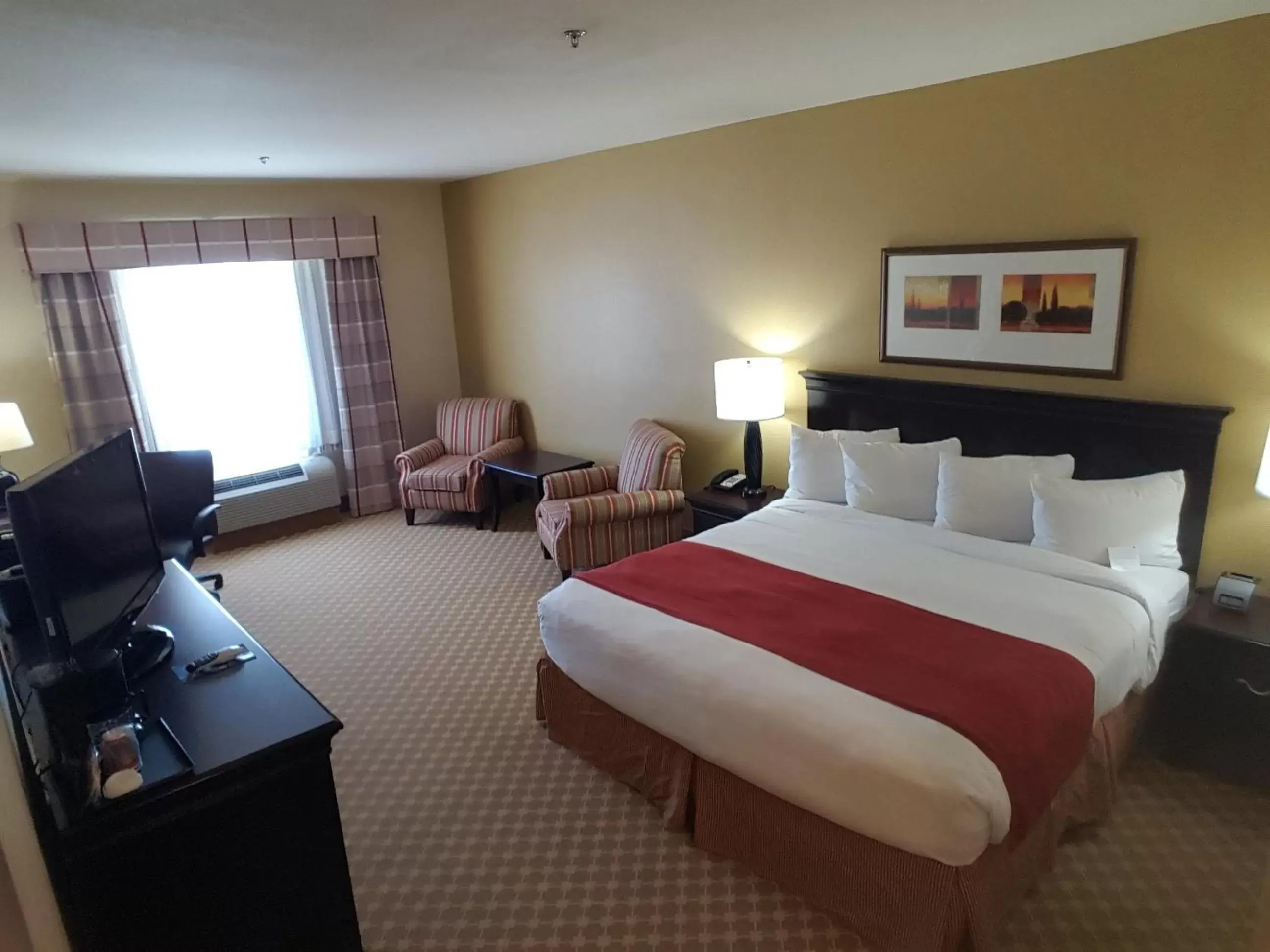 Bed in Country Inn & Suites by Radisson, Conway, AR