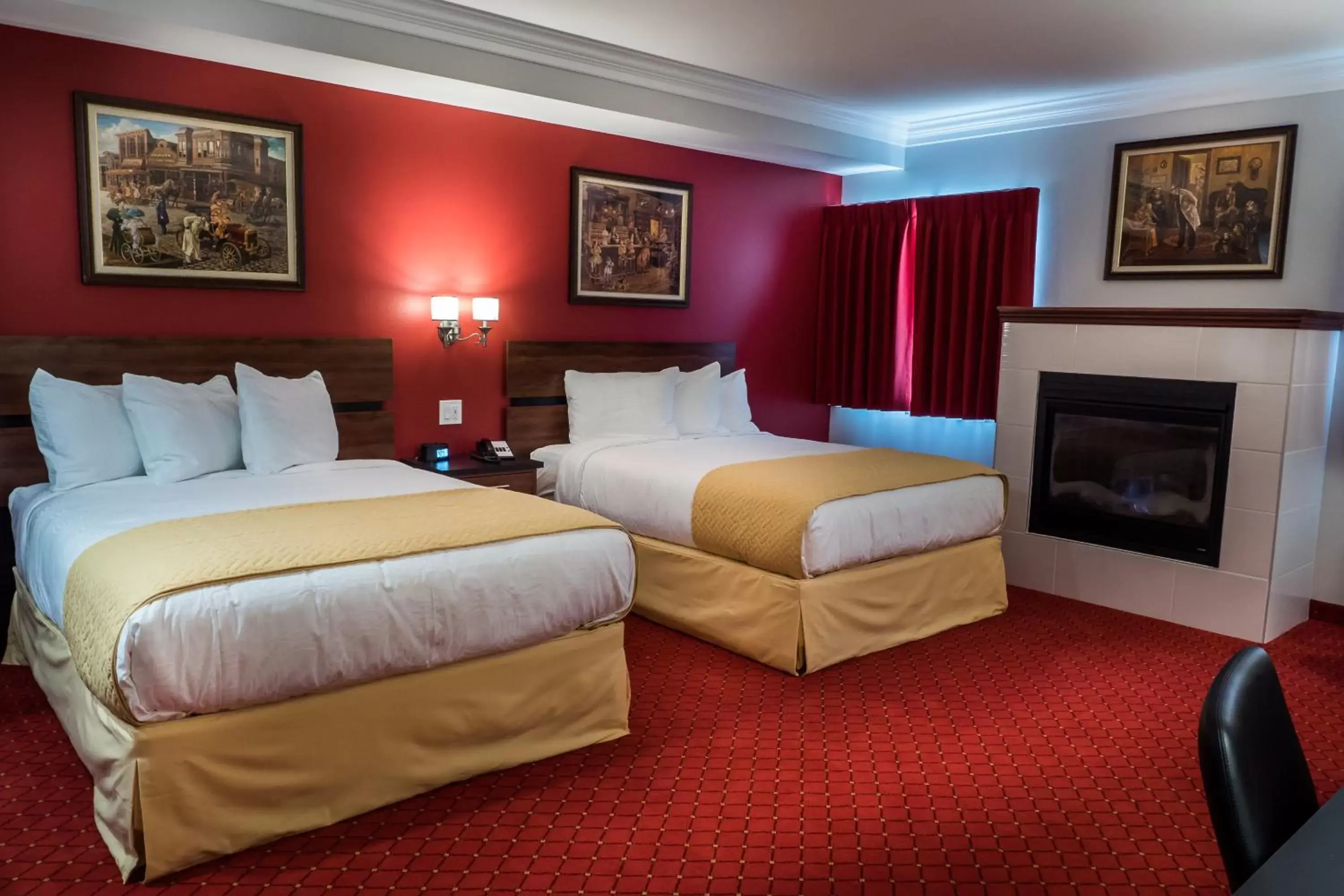 Photo of the whole room, Bed in Skyline Hotel and Casino