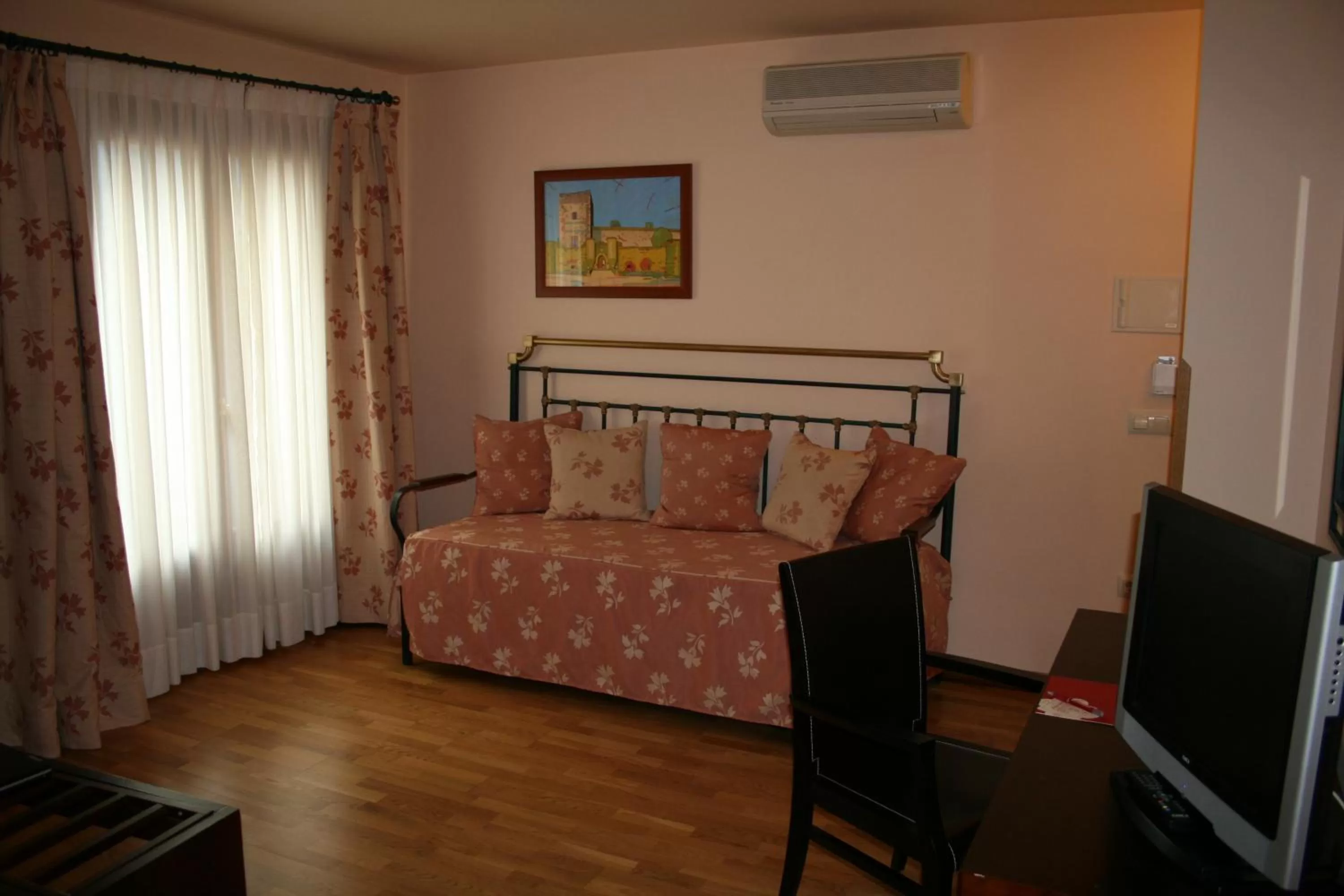 Seating area, Bed in Hotel Spa La Casa Mudéjar