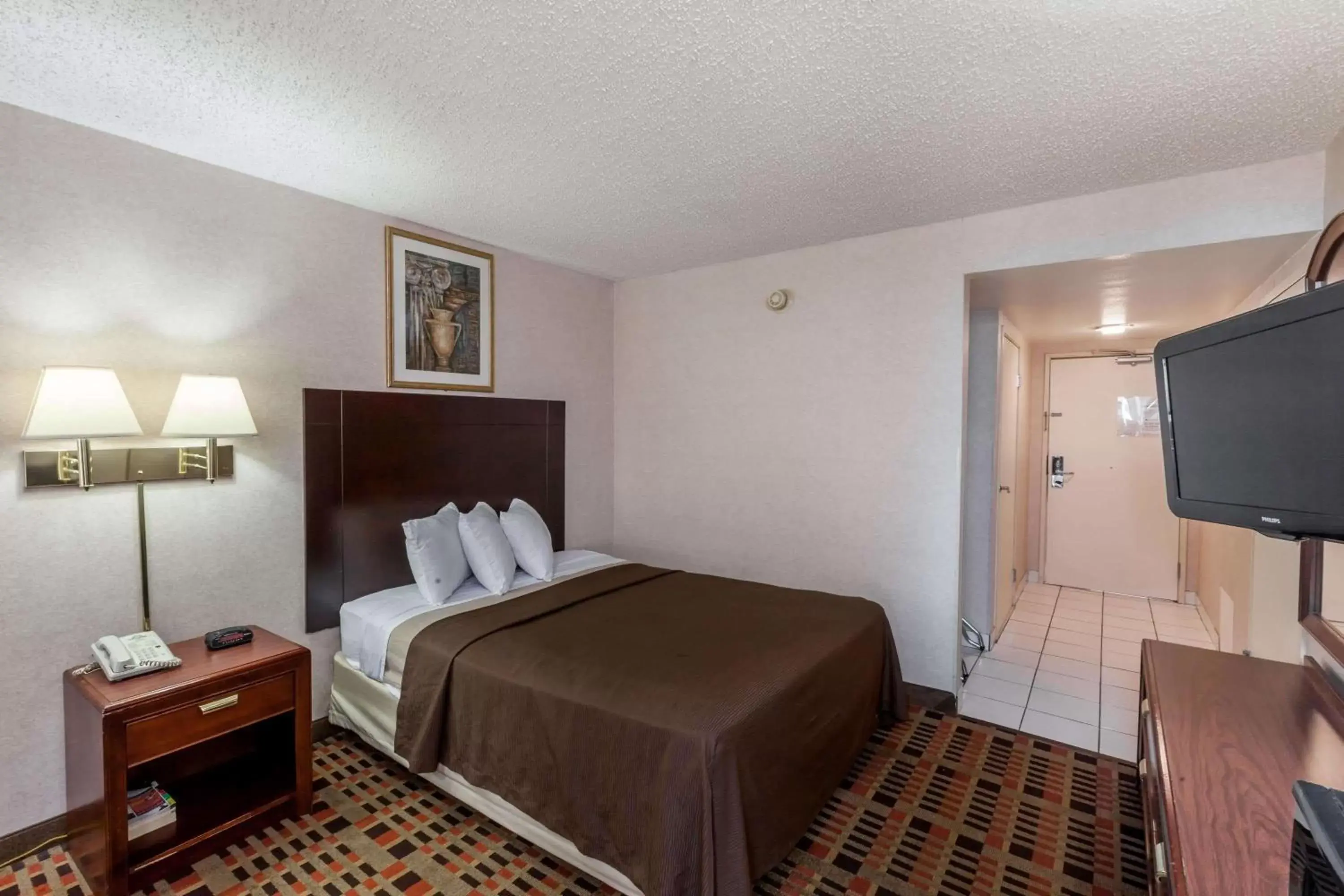 Photo of the whole room, Bed in Days Inn by Wyndham Amarillo East