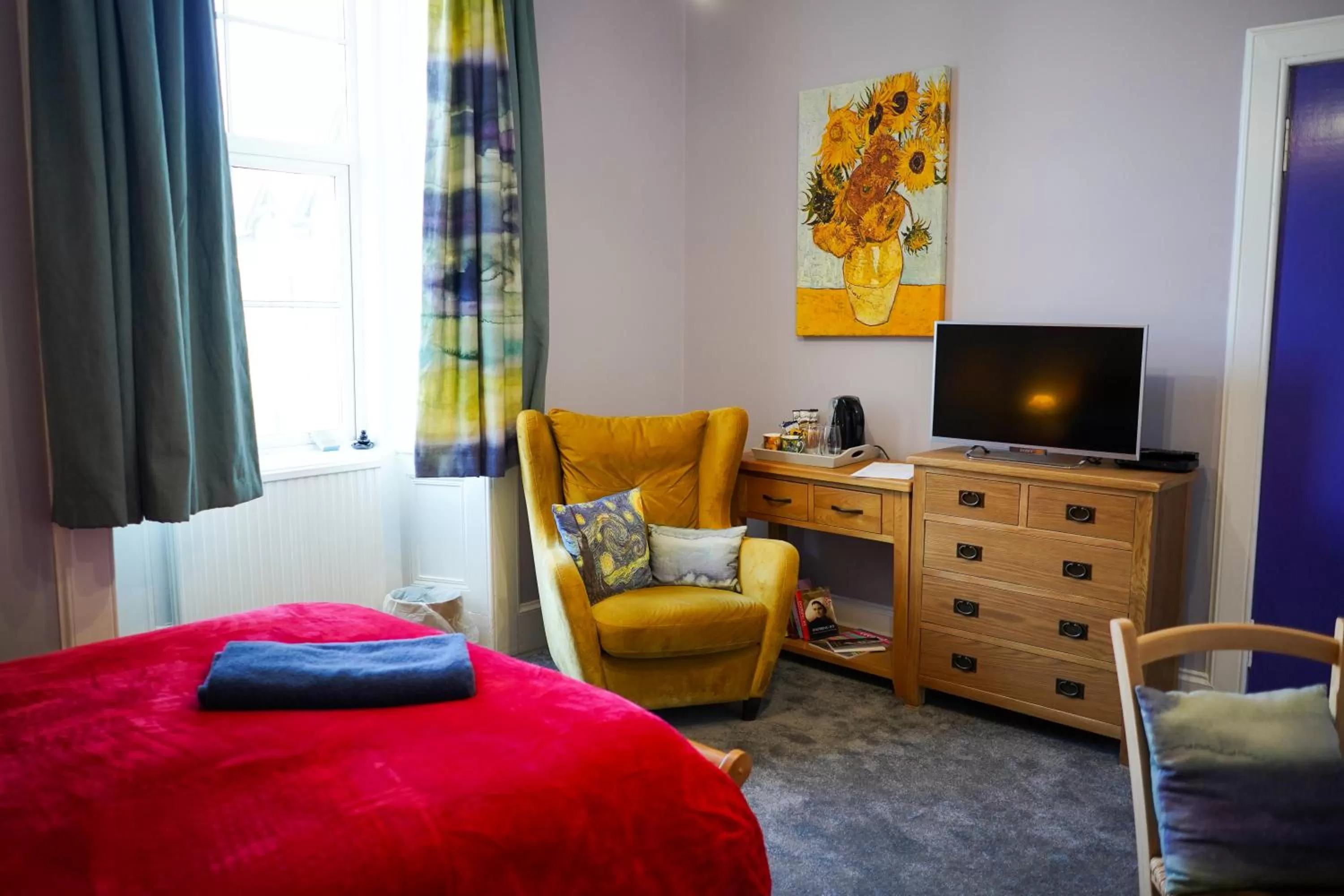 TV and multimedia, Bed in The Art Bank