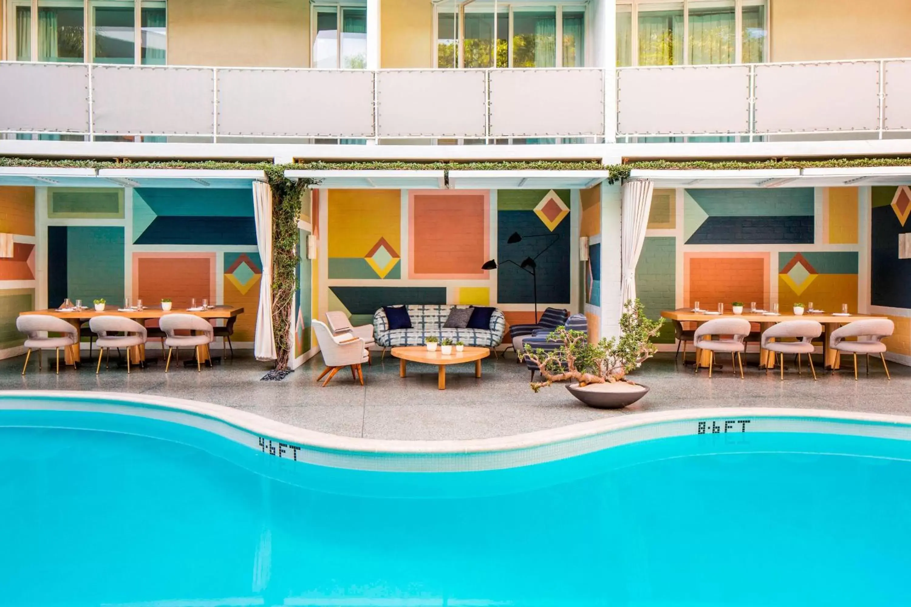 Restaurant/places to eat, Swimming Pool in Avalon Hotel Beverly Hills, a Member of Design Hotels
