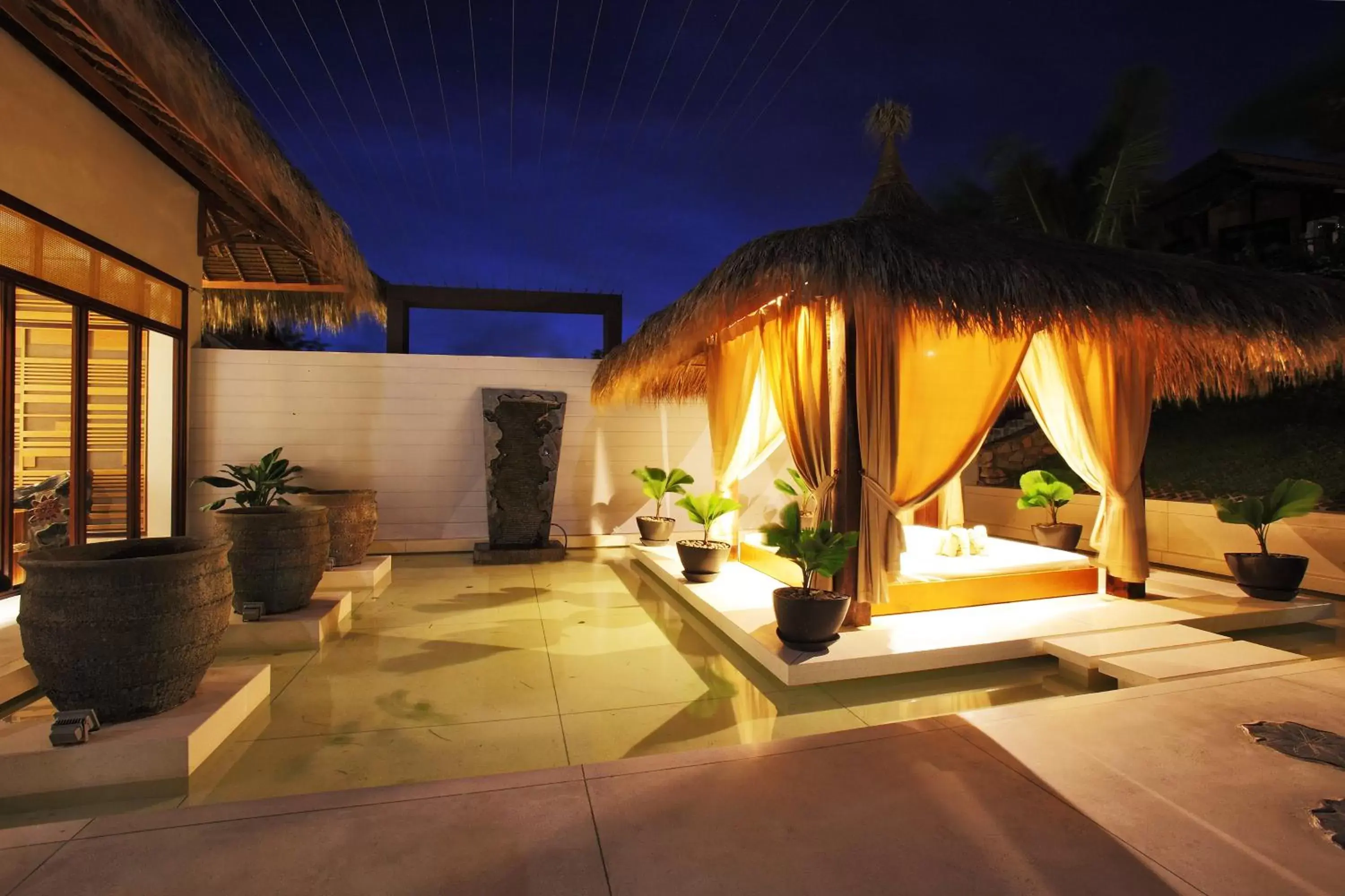 Lounge or bar in The Cliff Resort & Residences Lounge or bar in The Cliff Resort & Residences