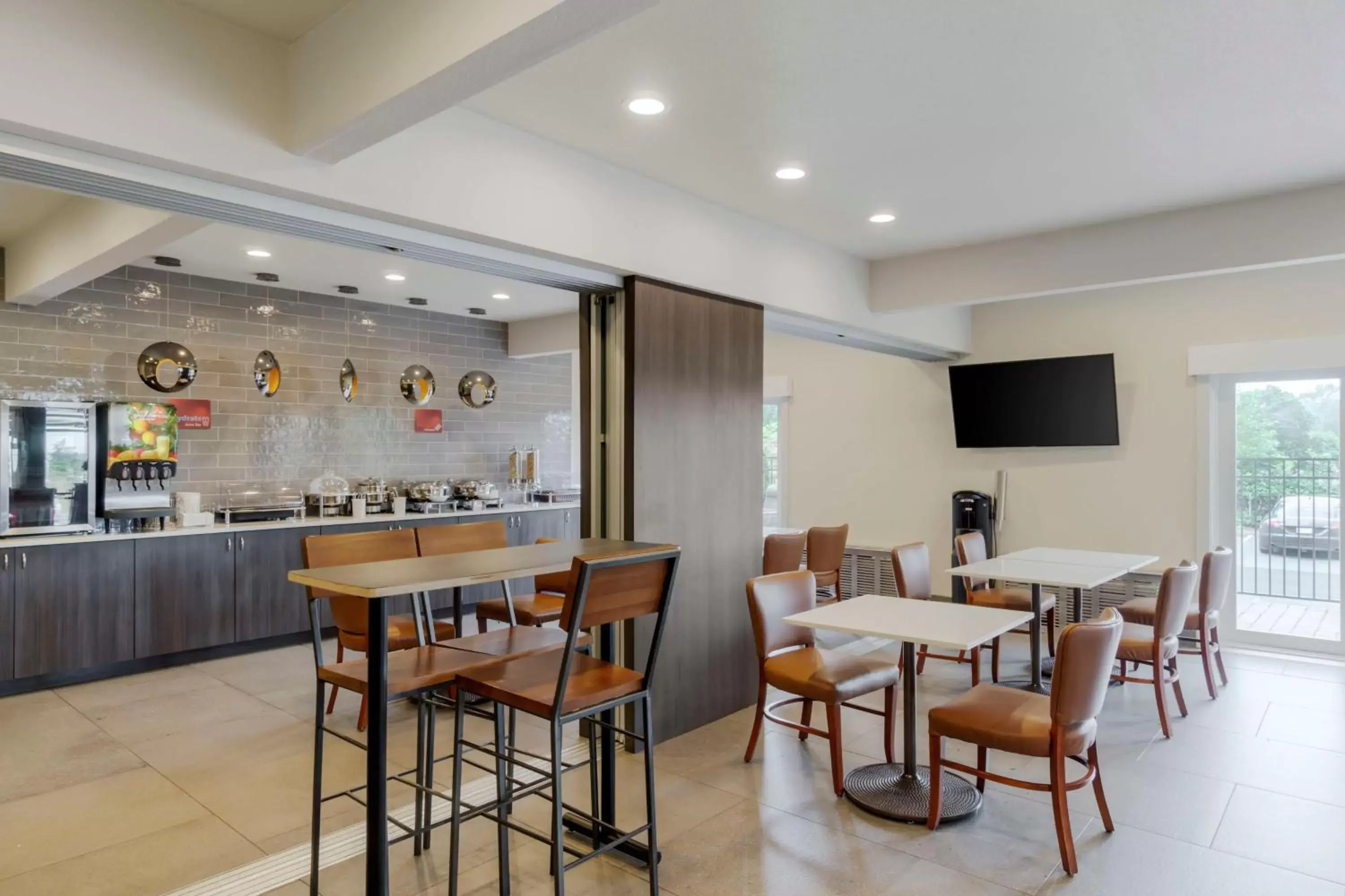 Breakfast in Best Western Plus Renton Inn Breakfast in Best Western Plus Renton Inn