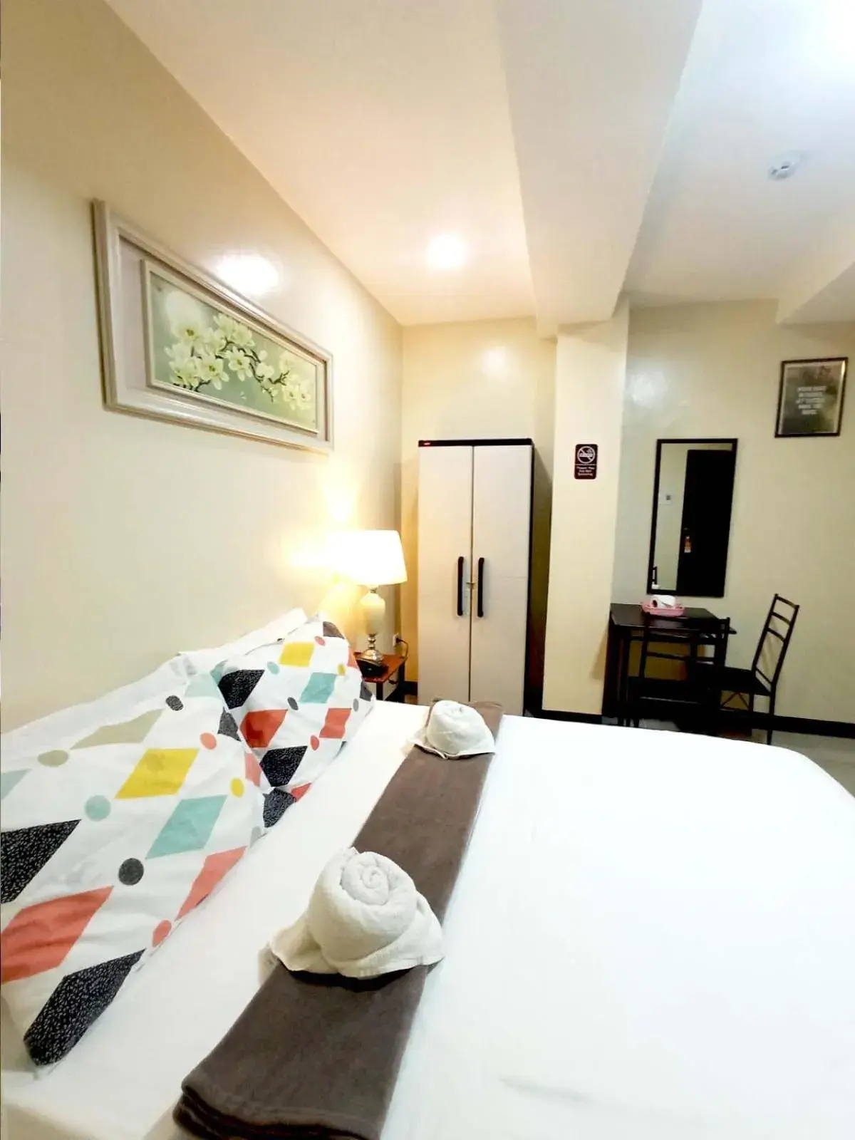 Bedroom, Bed in B&J Guesthouse Tagbilaran