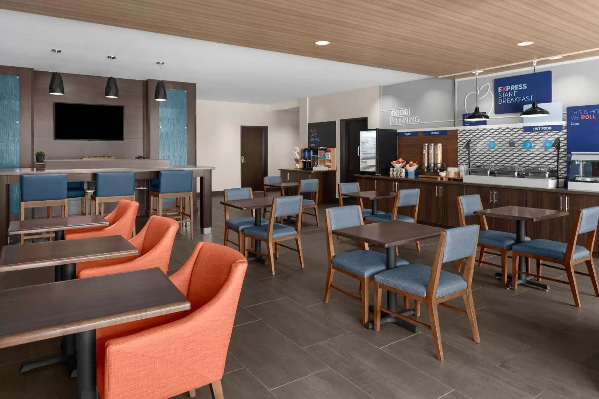 Breakfast in Holiday Inn Express & Suites Midland South I-20 by IHG Breakfast in Holiday Inn Express & Suites Midland South I-20 by IHG