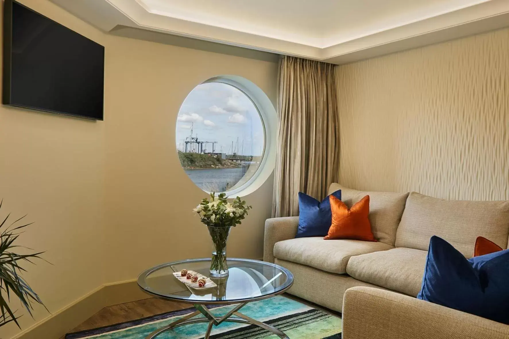 Living room, Seating Area in Langstone Quays Resort