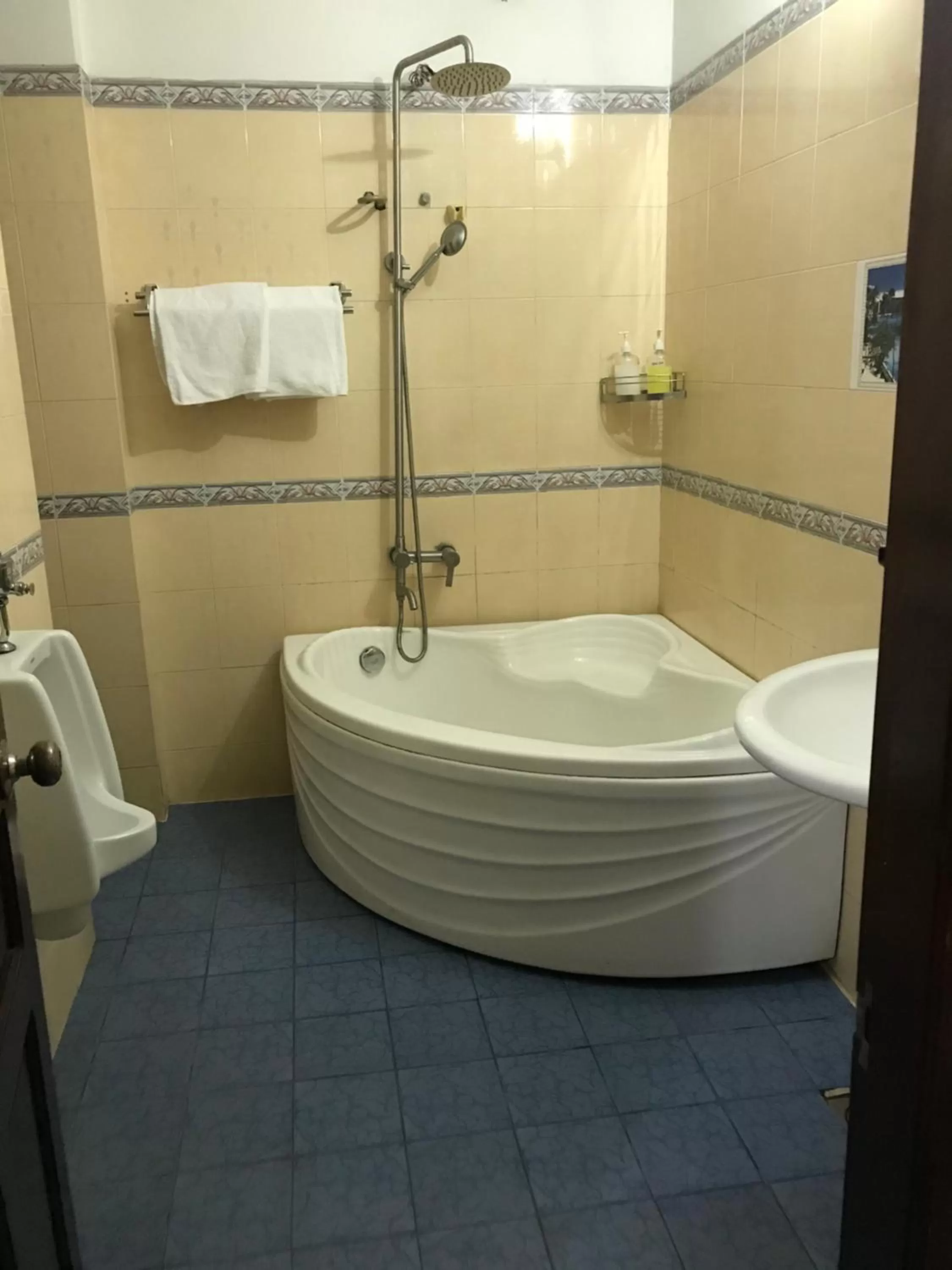 Bathroom in Bao Long Hotel