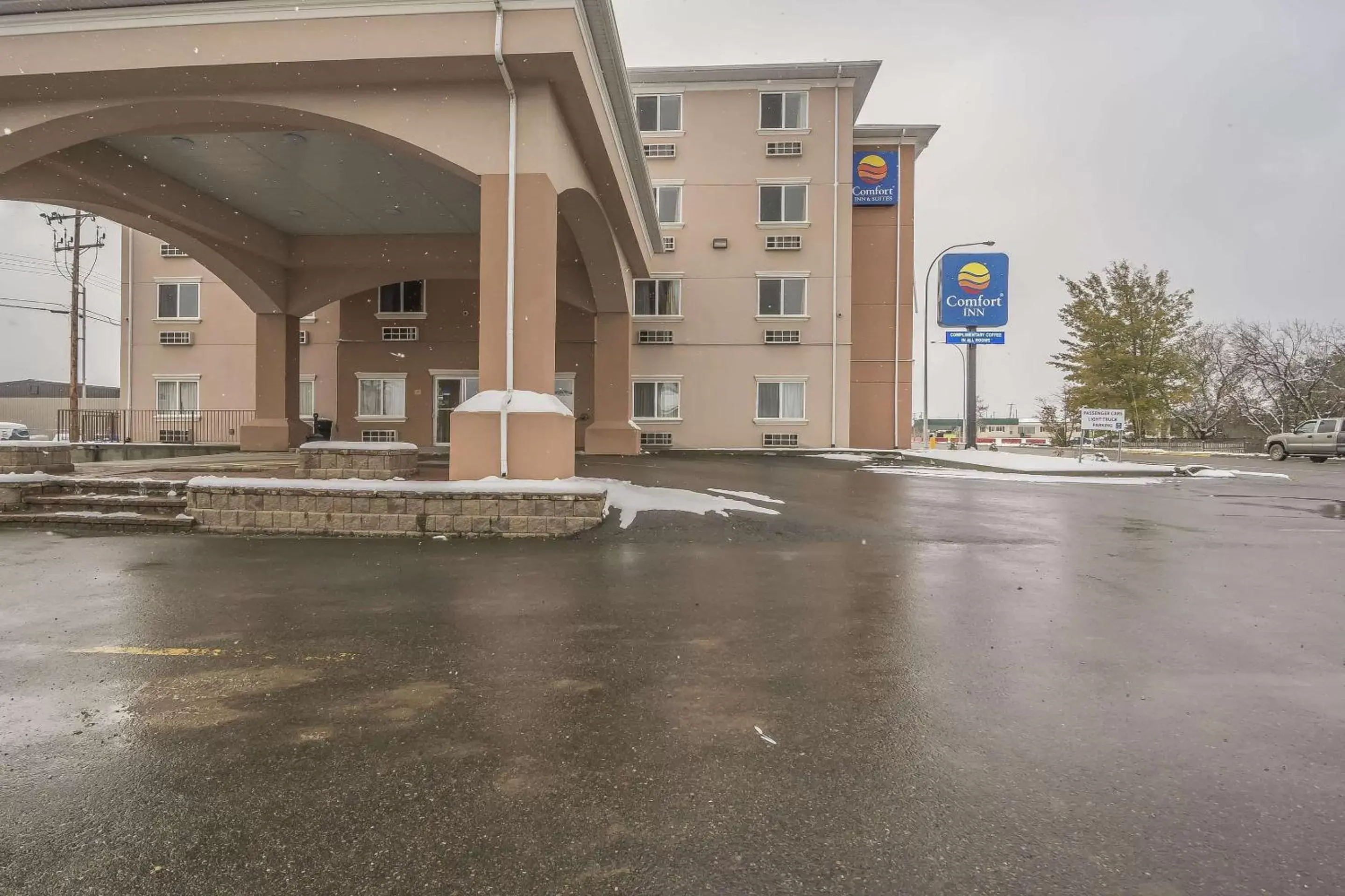 Property Building in Comfort Inn & Suites Edson