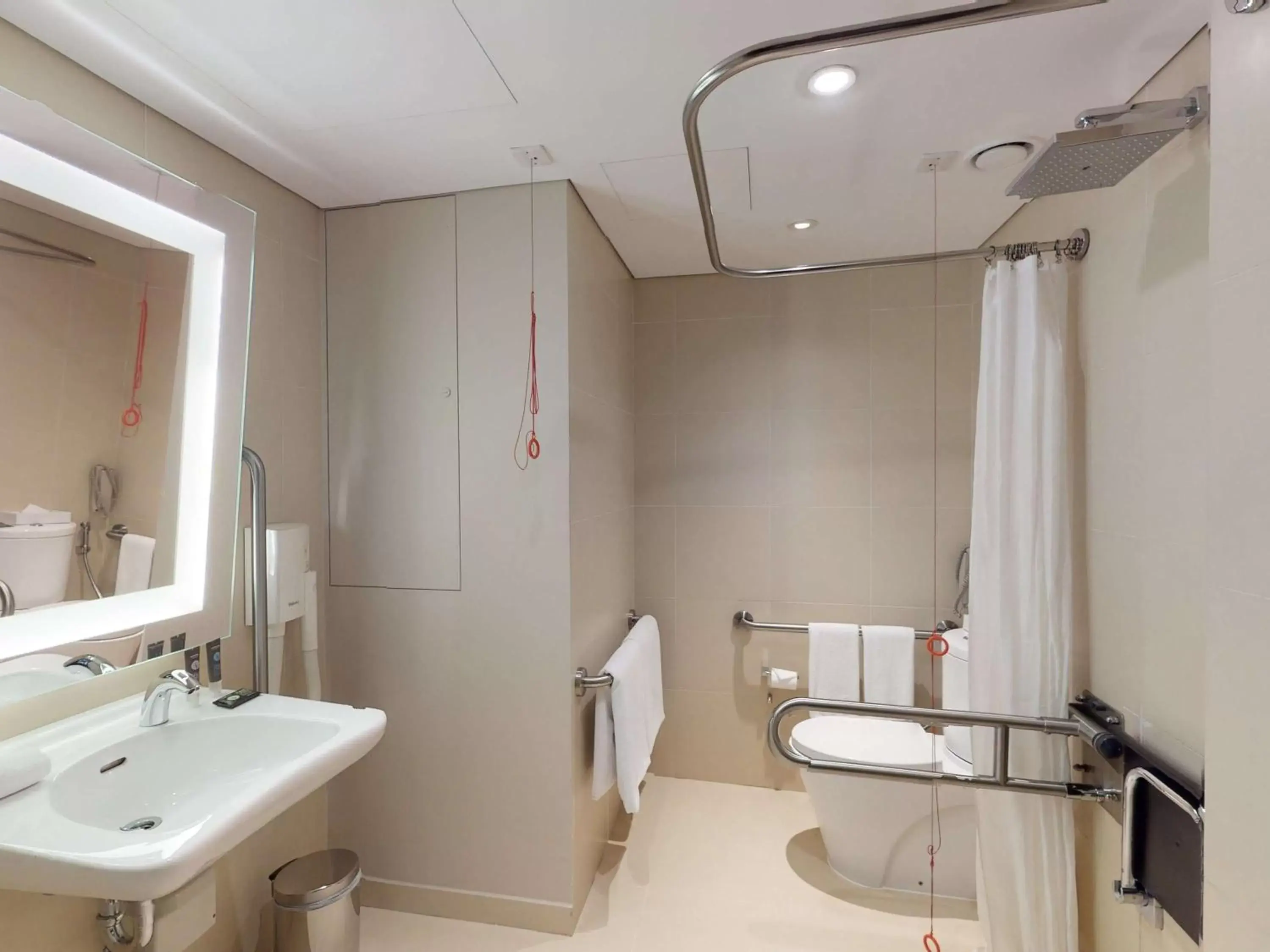 Photo of the whole room, Bathroom in Novotel Dubai Al Barsha