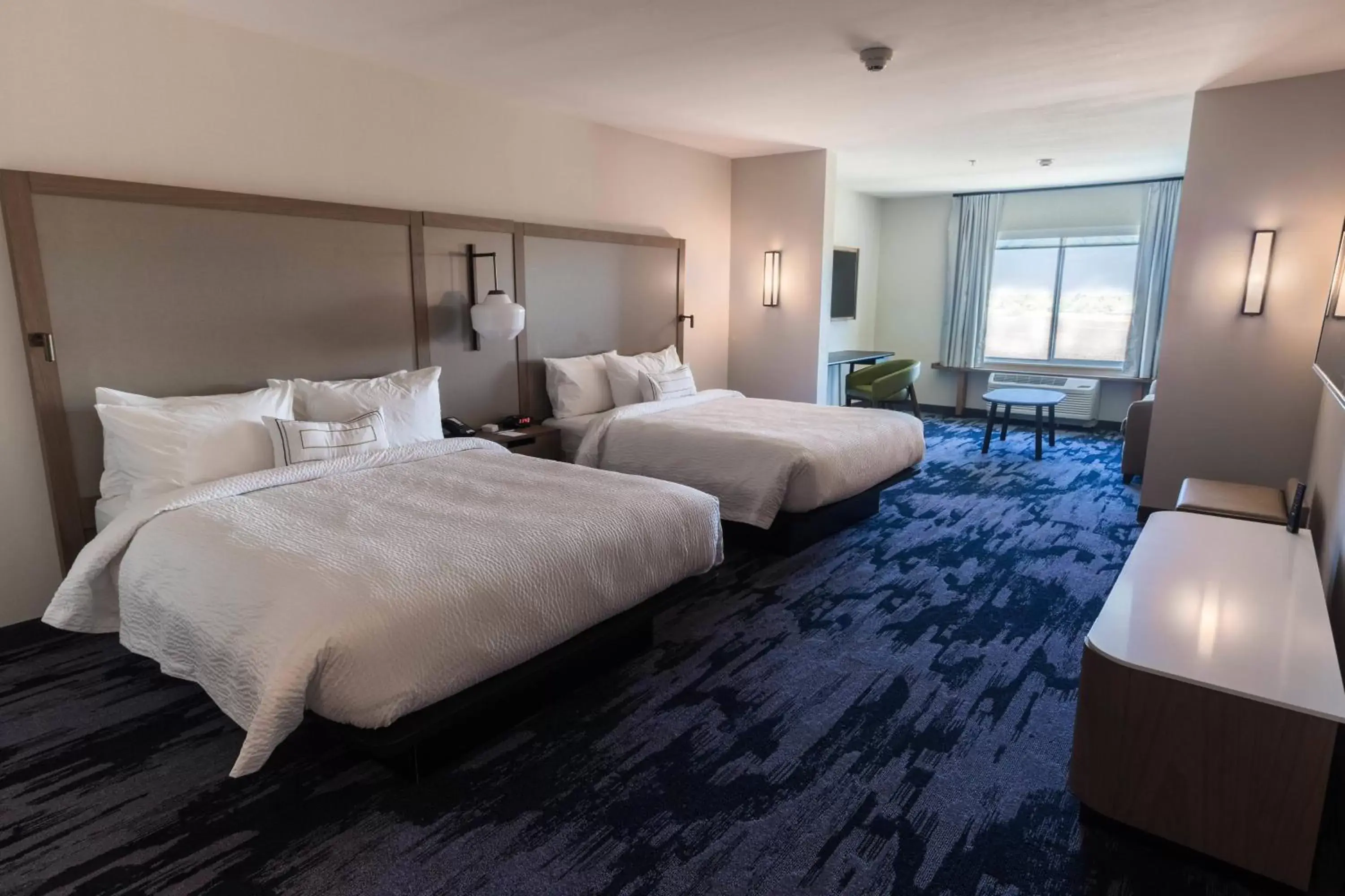 Photo of the whole room, Bed in Fairfield Inn & Suites by Marriott Brownsville North