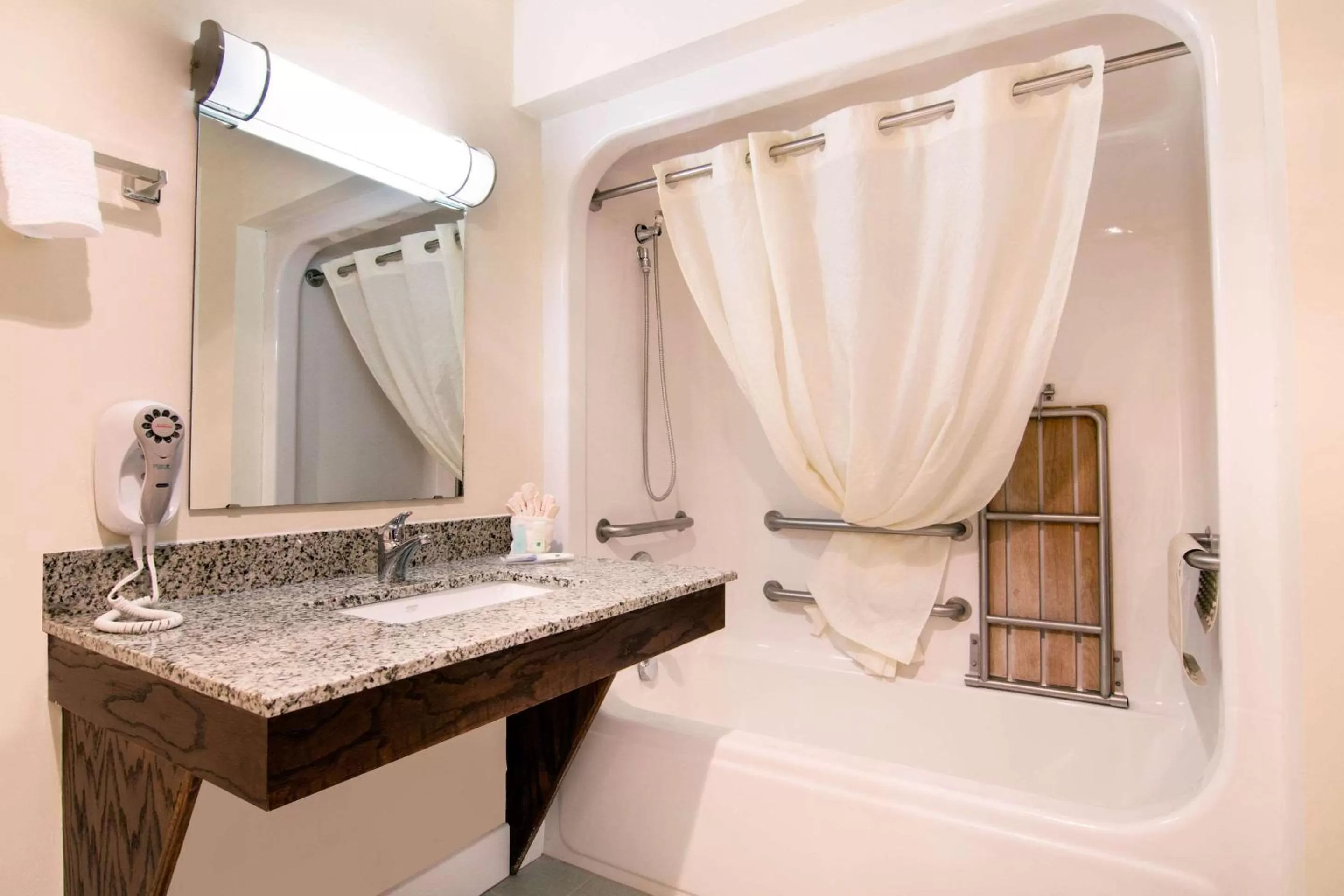 Bathroom in Quality Inn & Suites Carthage near Precious Moments Chapel