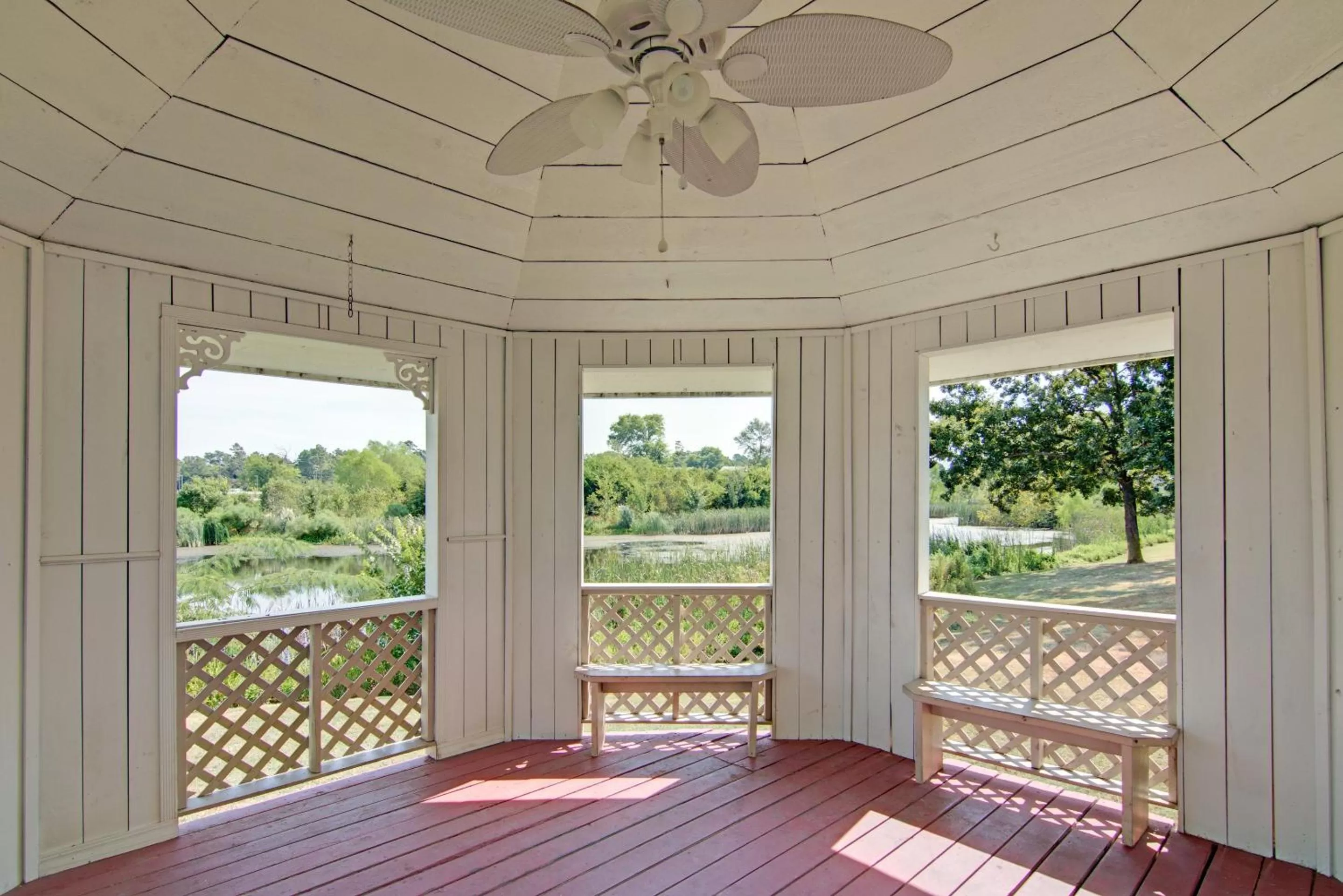 Property building in Motel 6-Mount Pleasant, TX