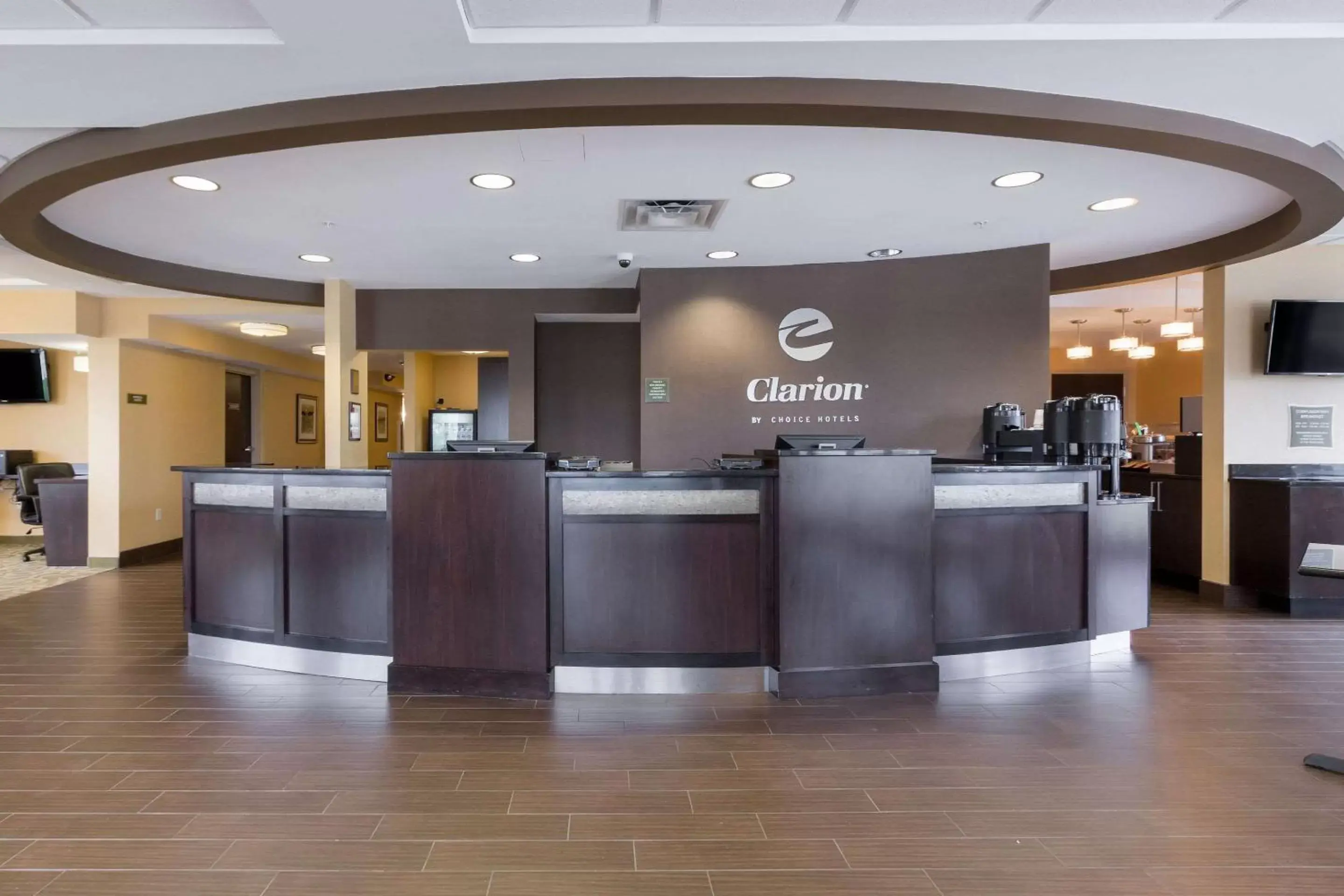 Lobby or reception, Lobby/Reception in Clarion Hotel Beachwood-Cleveland