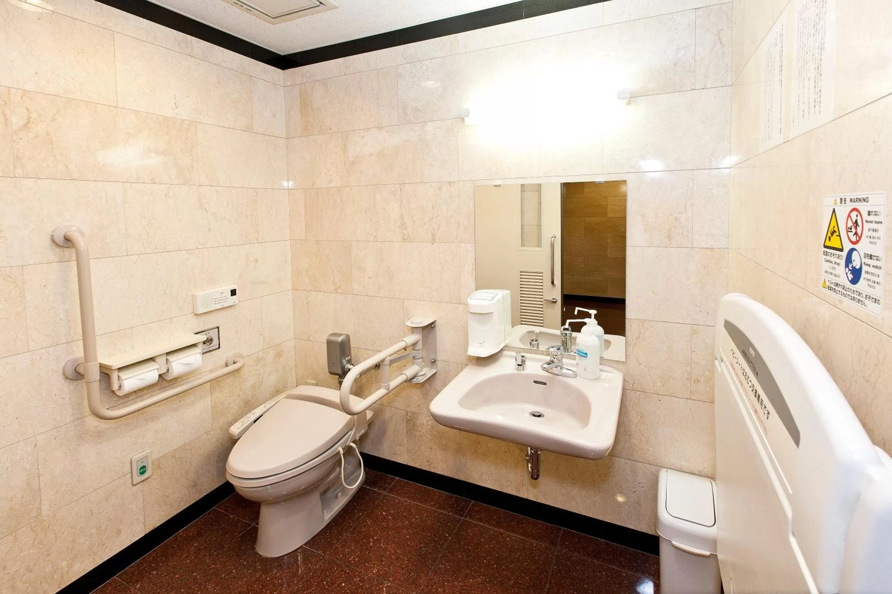 Bathroom in Sotetsu Fresa Inn Tokyo Tamachi