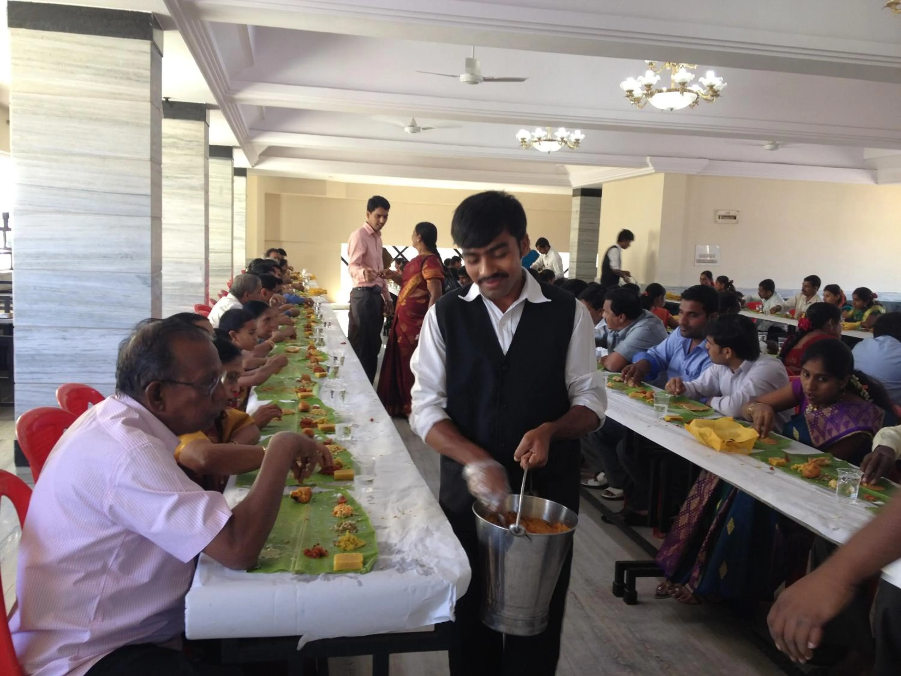 Restaurant/places to eat in Suvarna Residency