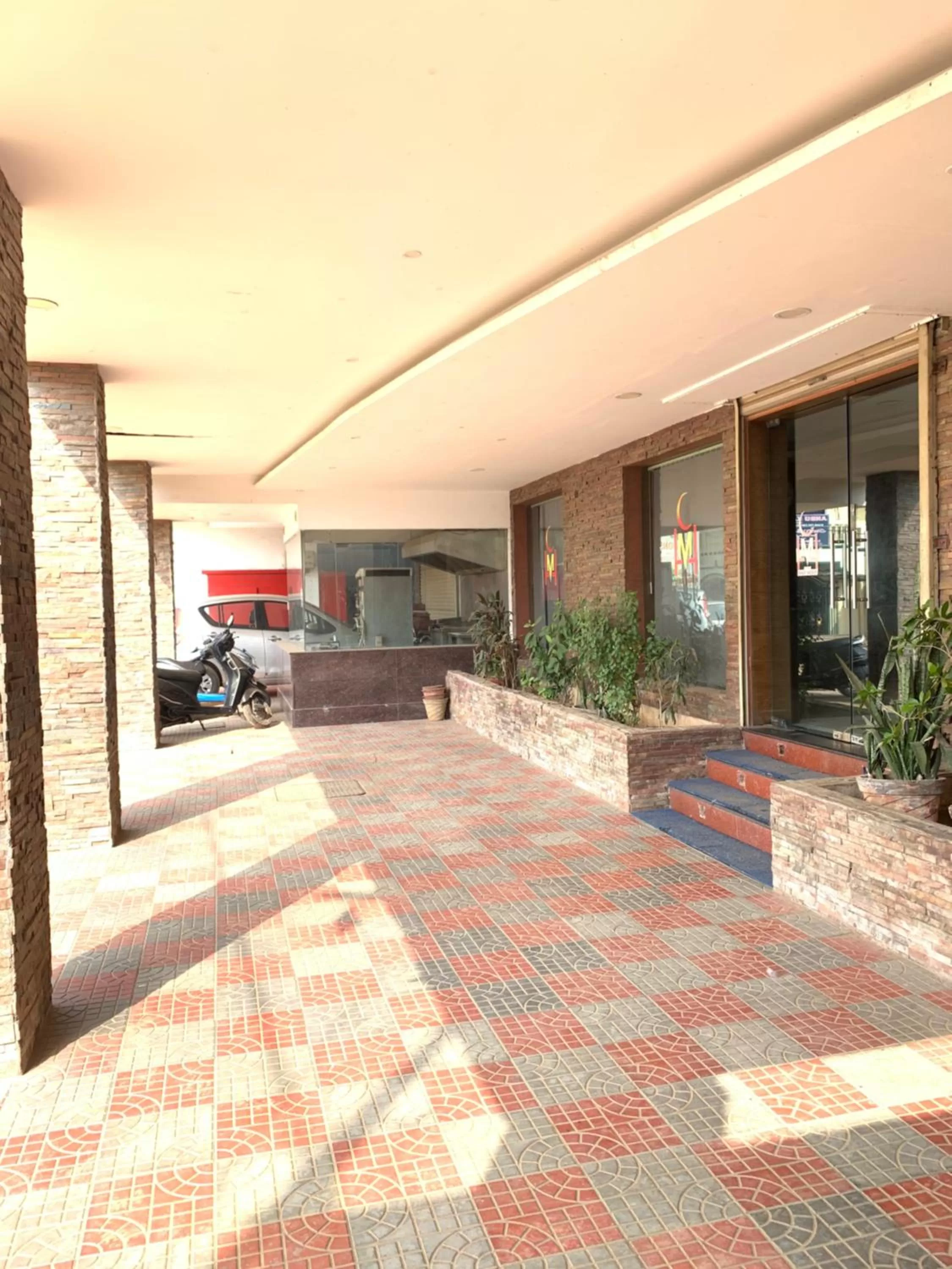 Property building in Hotel Half Moon Chennai