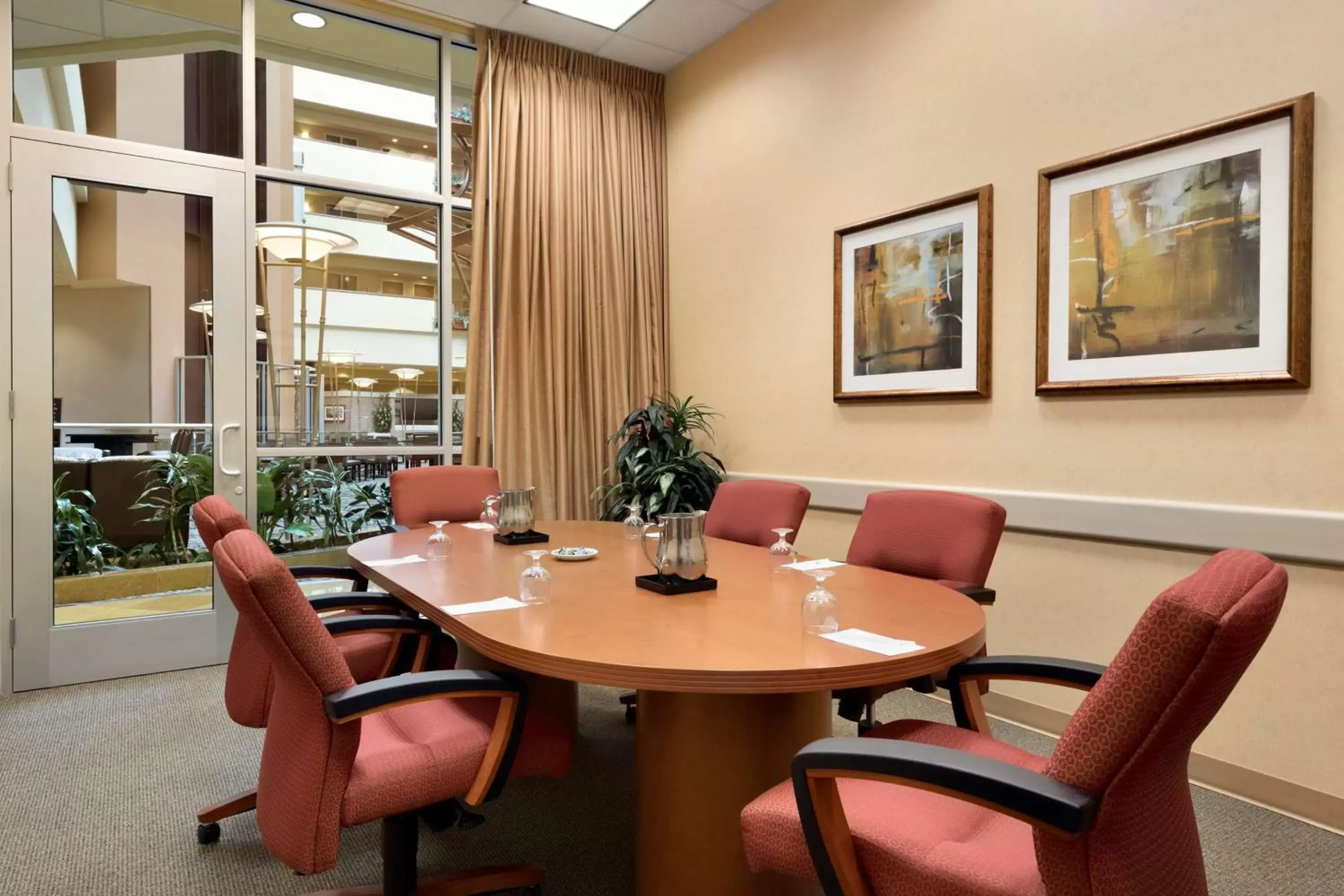 Meeting/conference room in Embassy Suites Omaha- La Vista/ Hotel & Conference Center