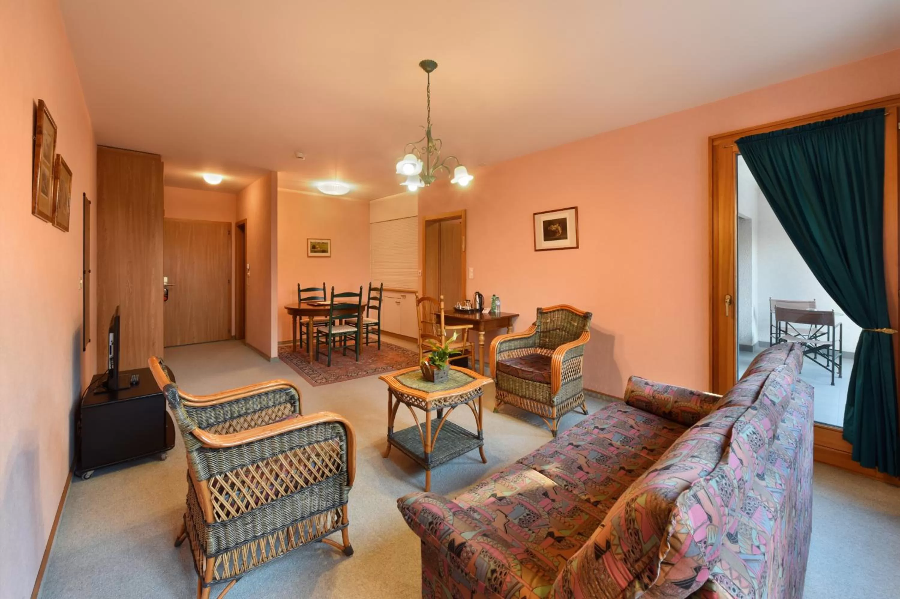 Photo of the whole room in Hôtel des Vignes