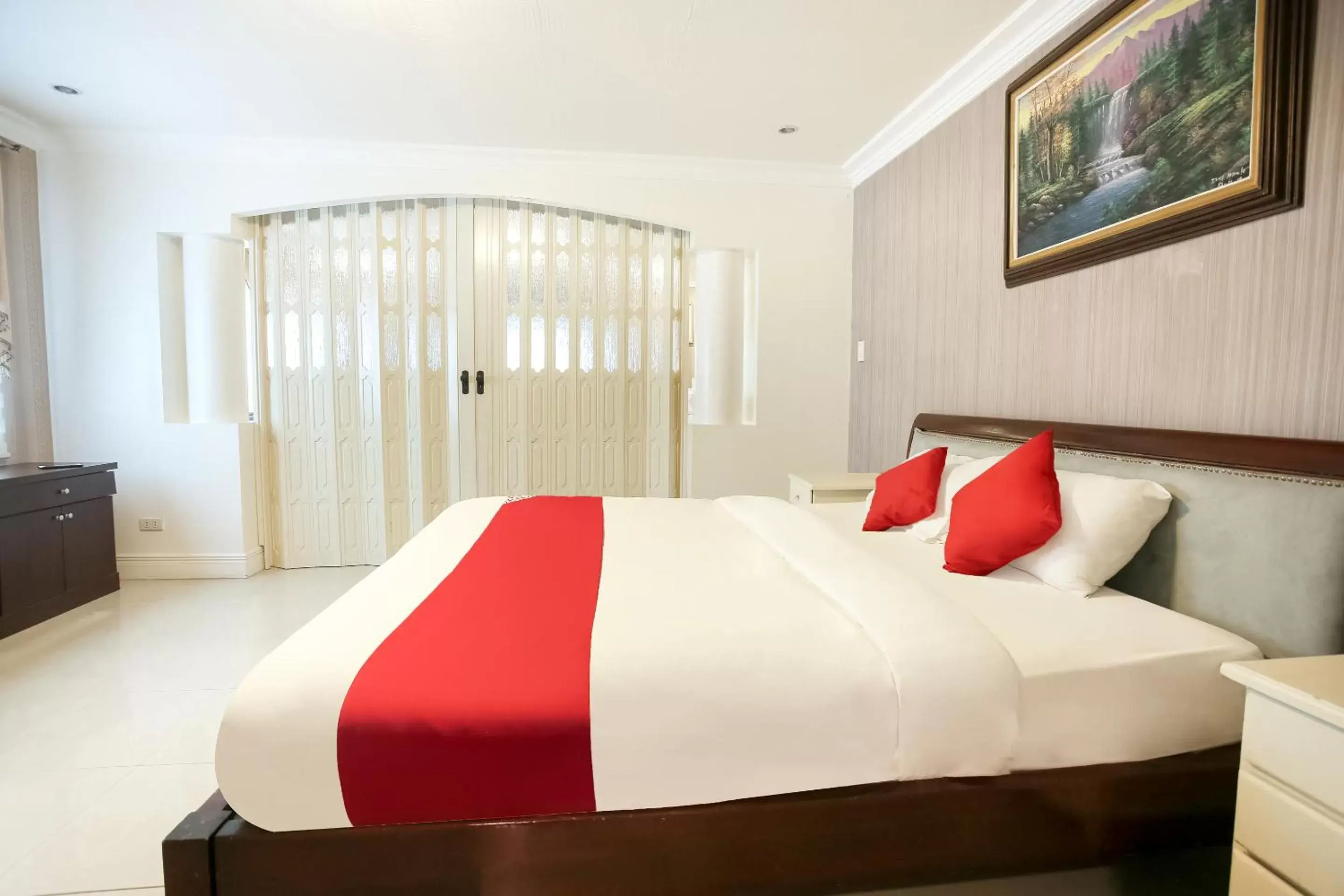 One Bedroom Suite in Hotel Euroasia By BLUEBOOKERS One Bedroom Suite in Hotel Euroasia By BLUEBOOKERS