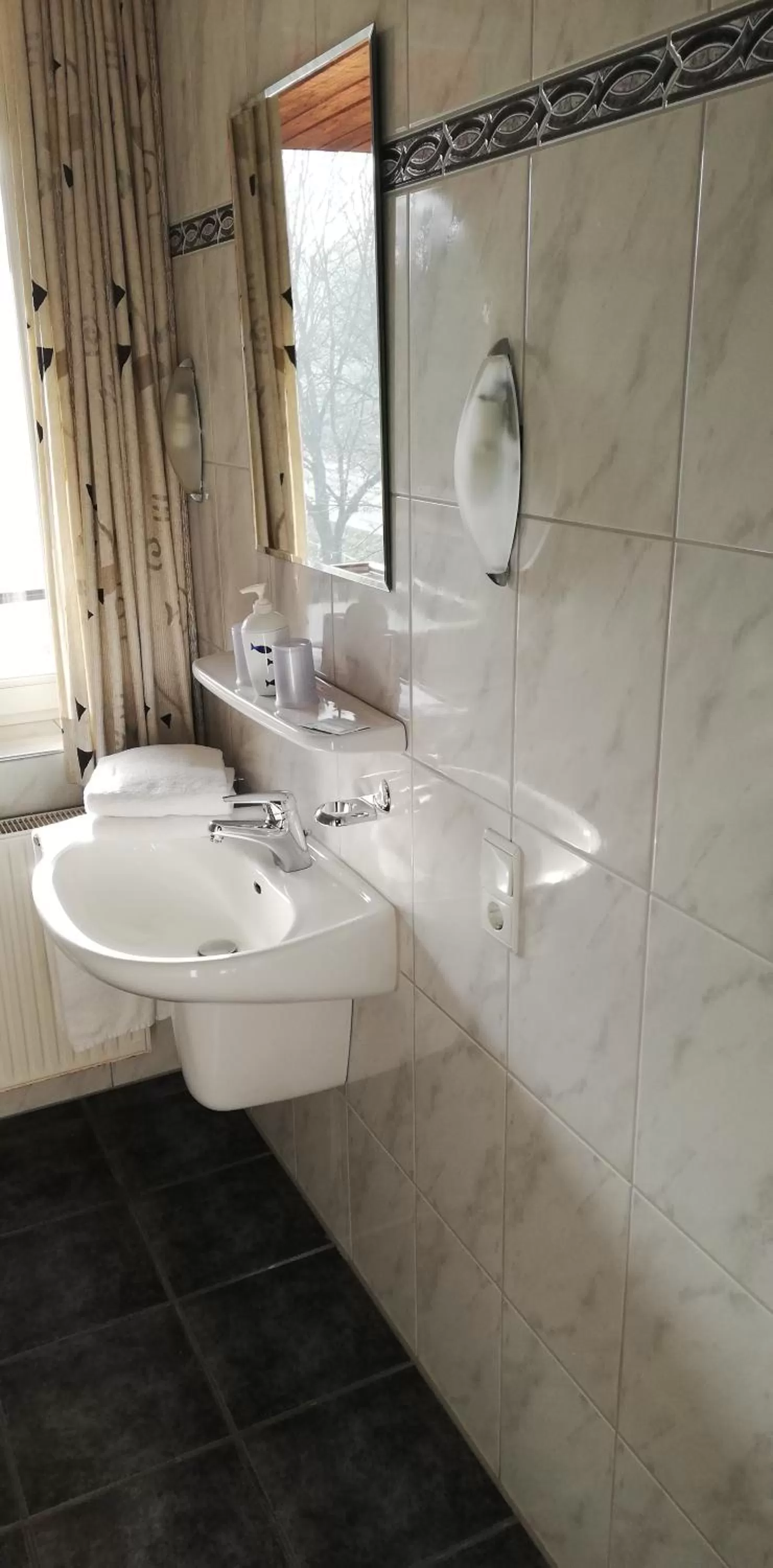 Bathroom in Gästehaus Grunewald Bed & Breakfast