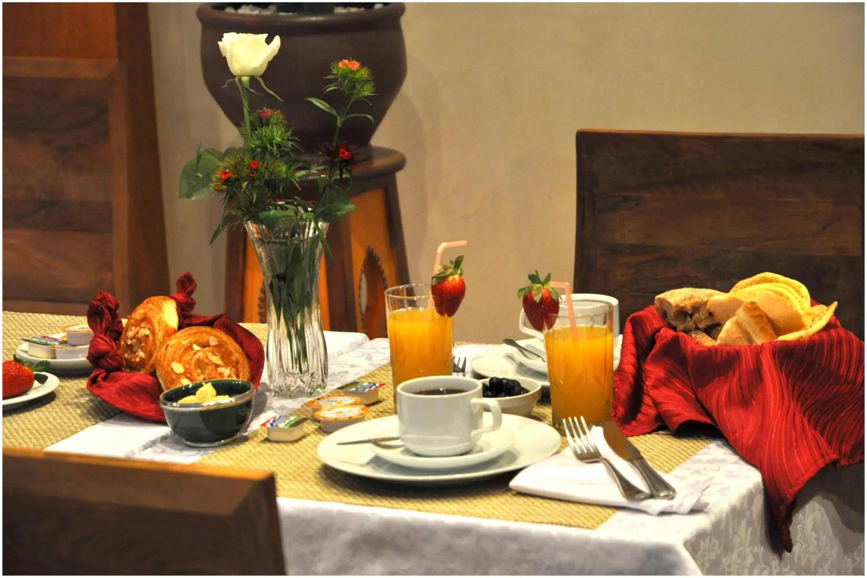 Dining area, Breakfast in Hotel Mont Gueliz