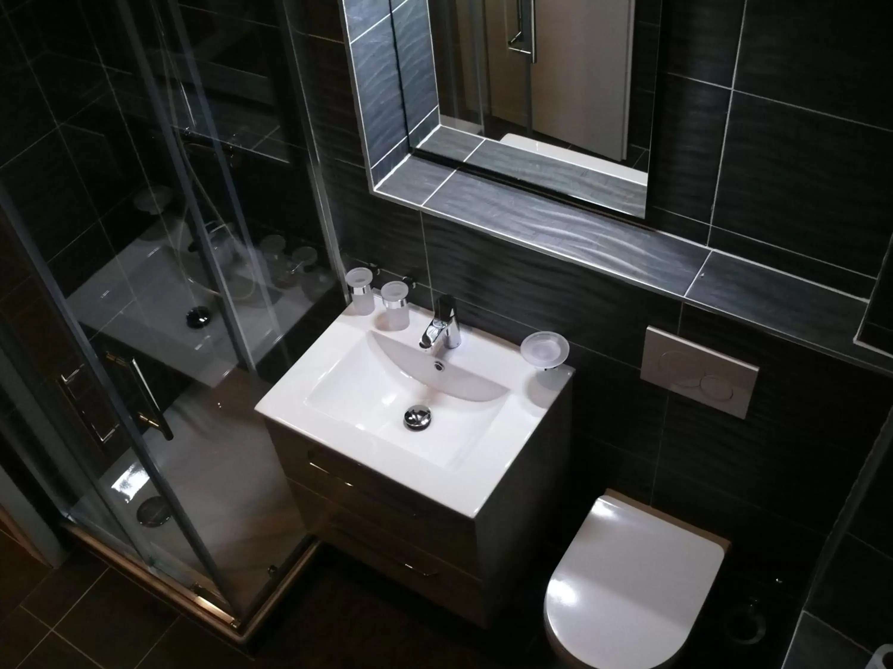 Shower, Bathroom in B&B Guest House Du Lac