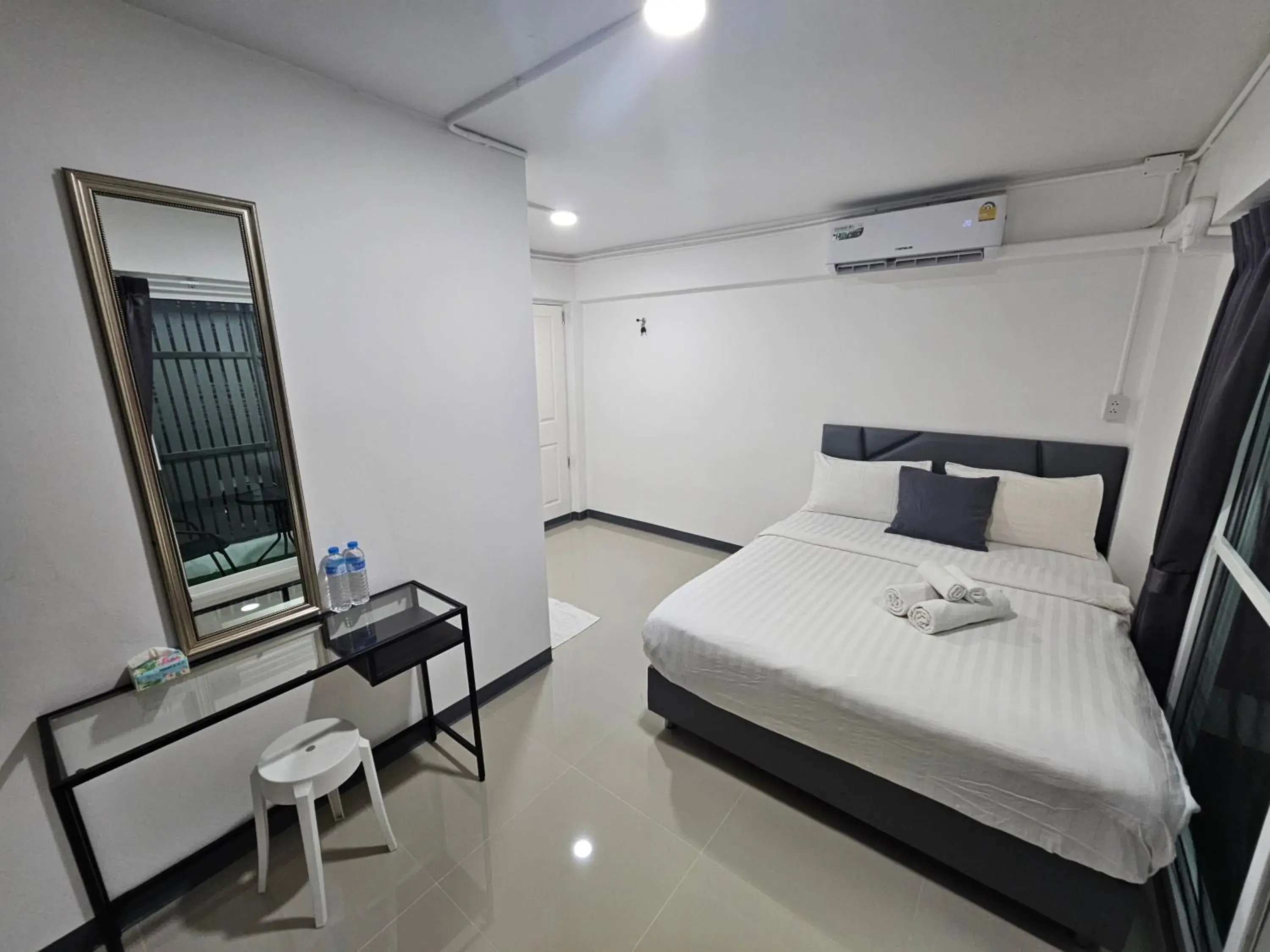 Bedroom in Loft 21 Apartment Romklao