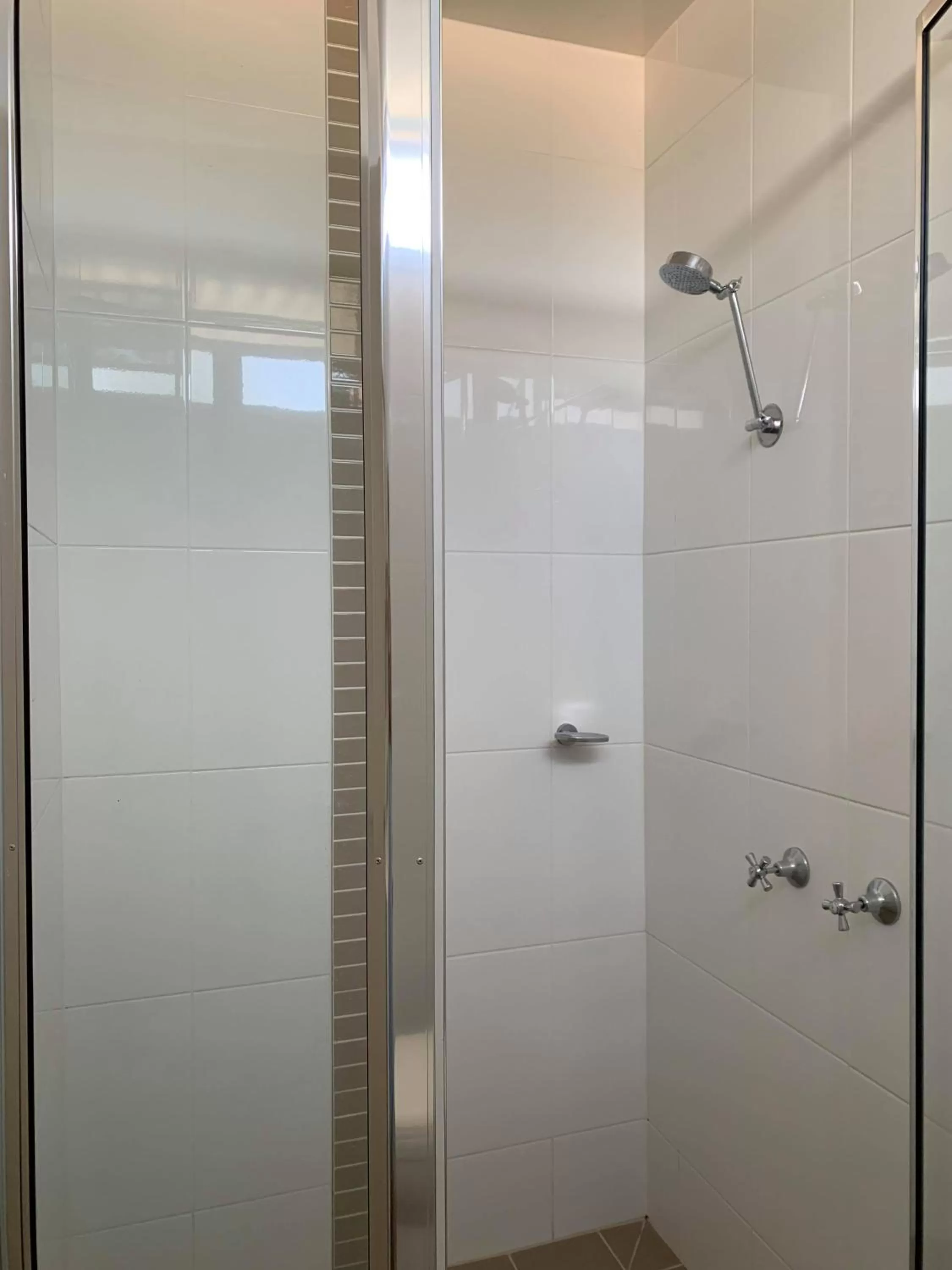 Shower in Charleville Motel