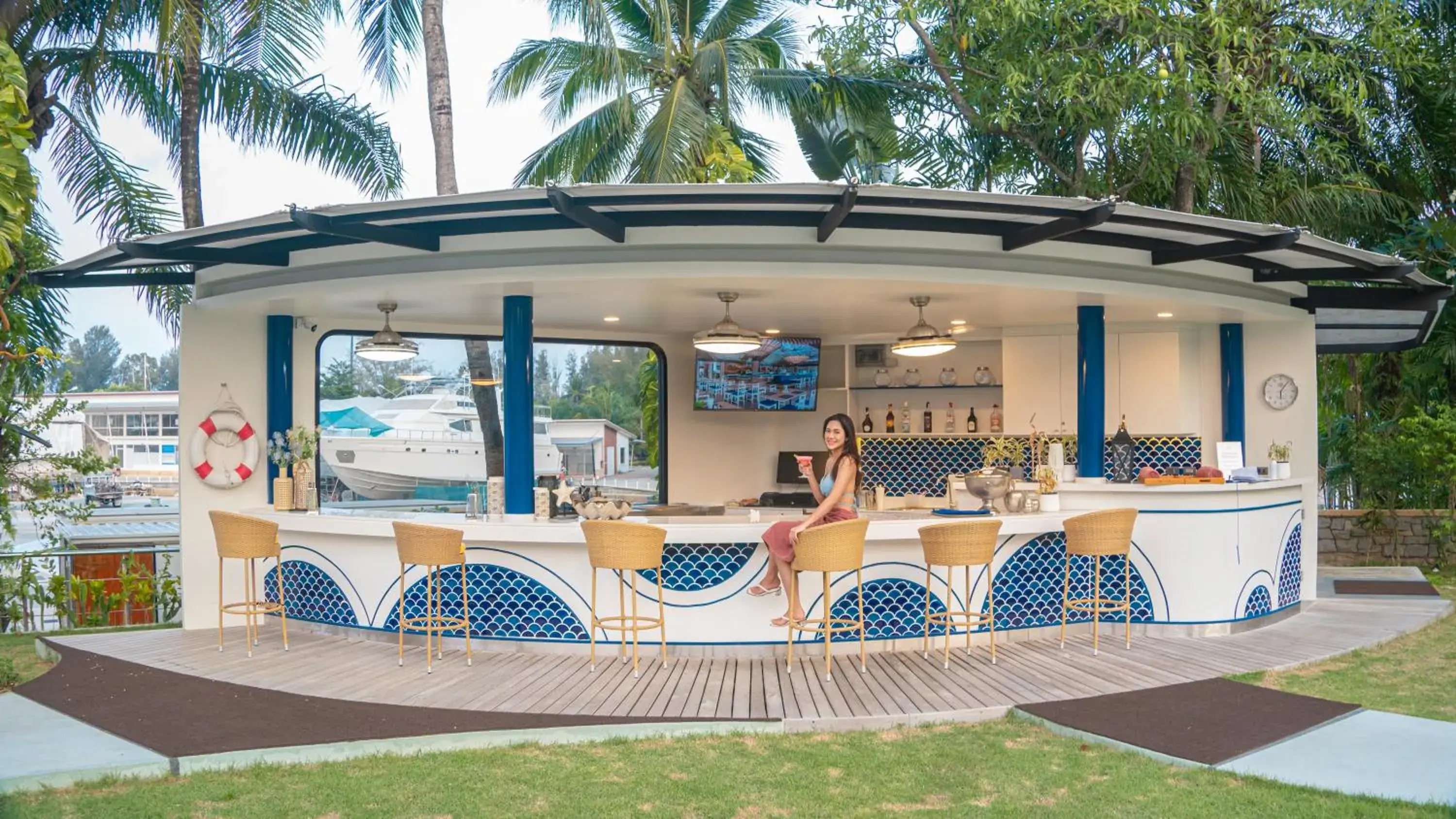Lounge or bar in NH Boat Lagoon Phuket Resort Lounge or bar in NH Boat Lagoon Phuket Resort
