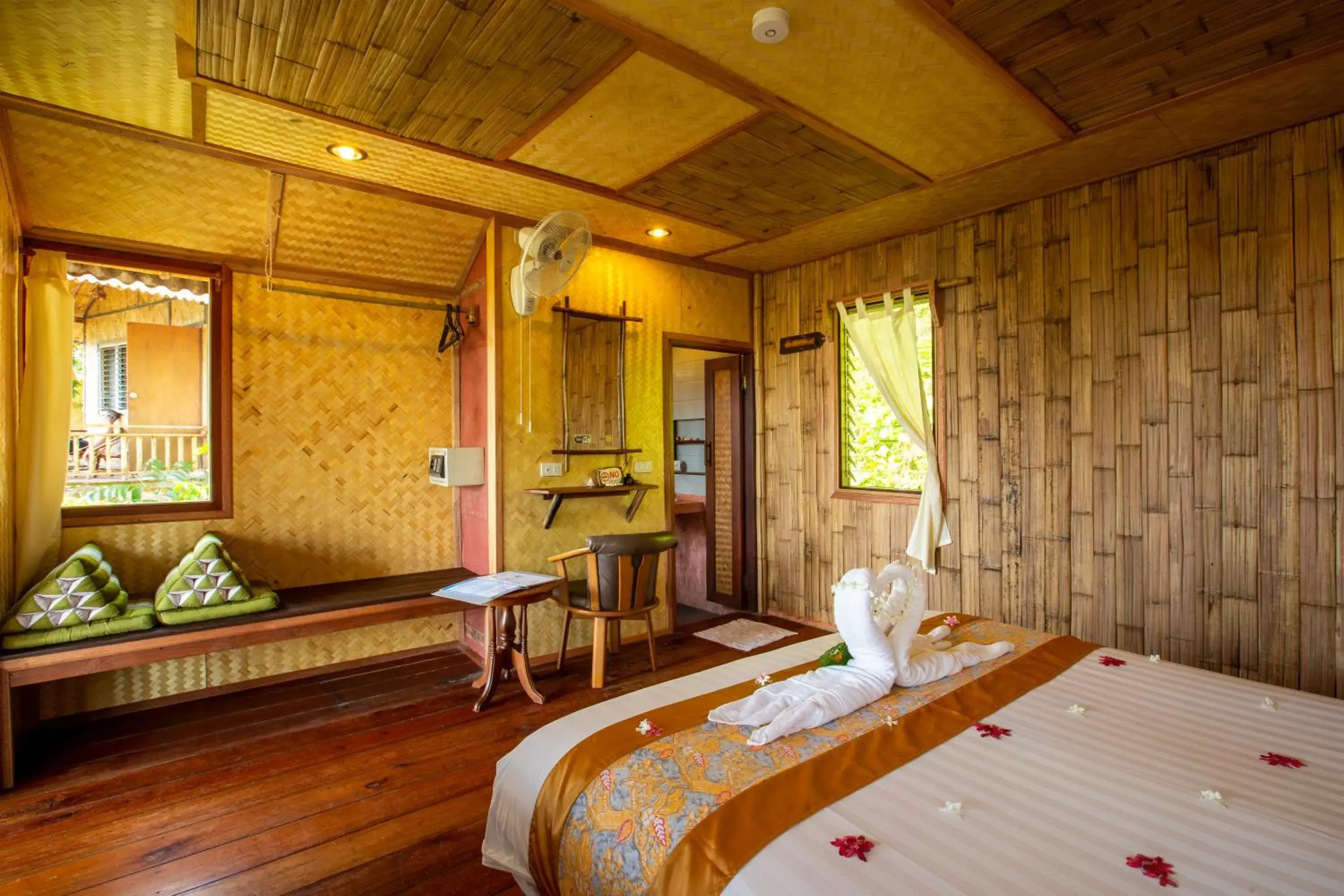Photo of the whole room in Railay Garden View Resort