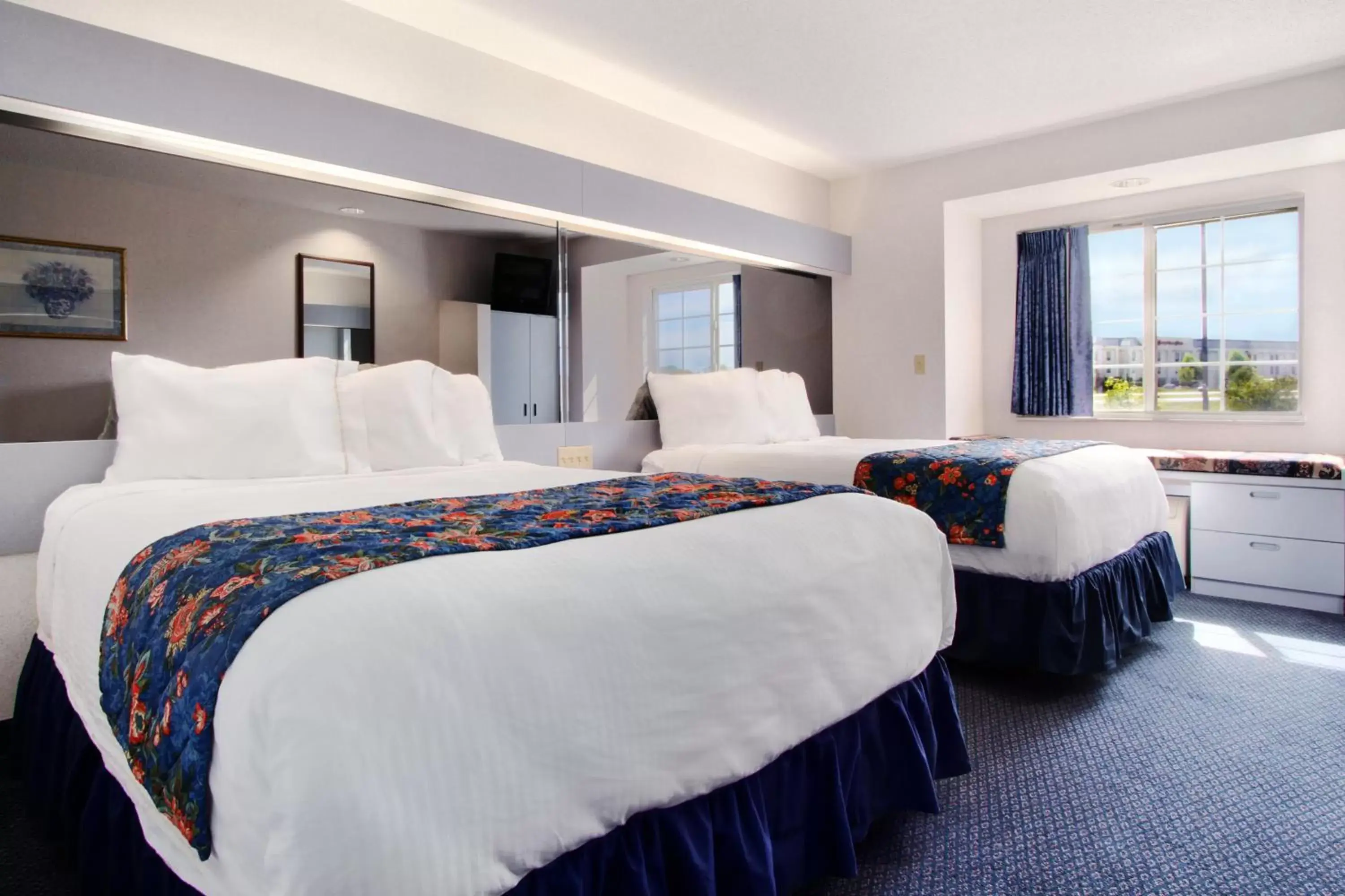Bed in Microtel Inn & Suites by Wyndham Hagerstown by I-81 Bed in Microtel Inn & Suites by Wyndham Hagerstown by I-81