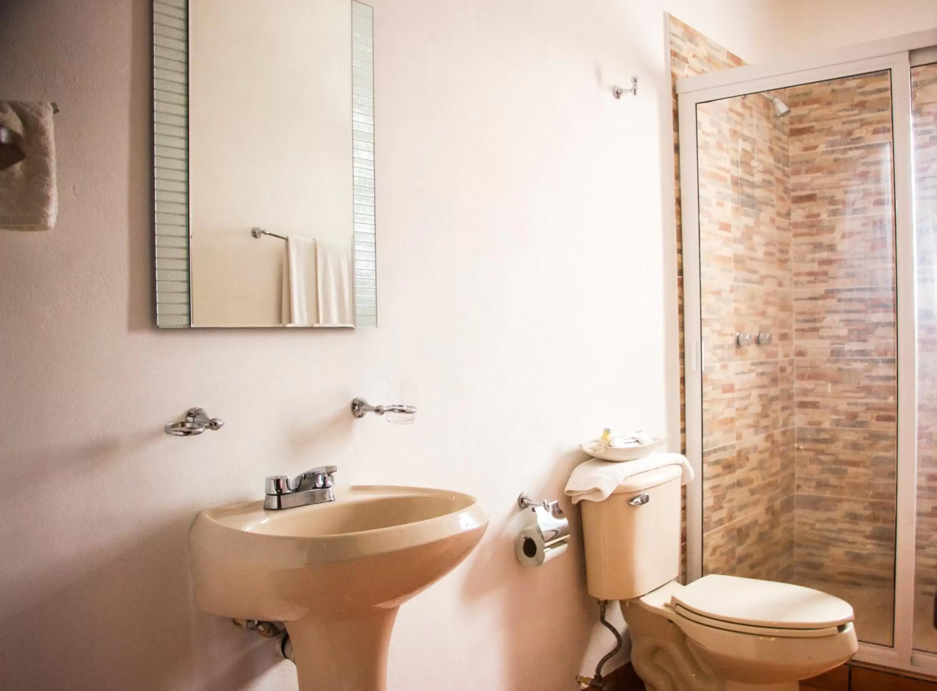 Bathroom in Hotel Posada De Roger