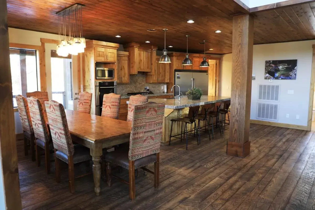 Dining Area in Zion Ponderosa Ranch Resort