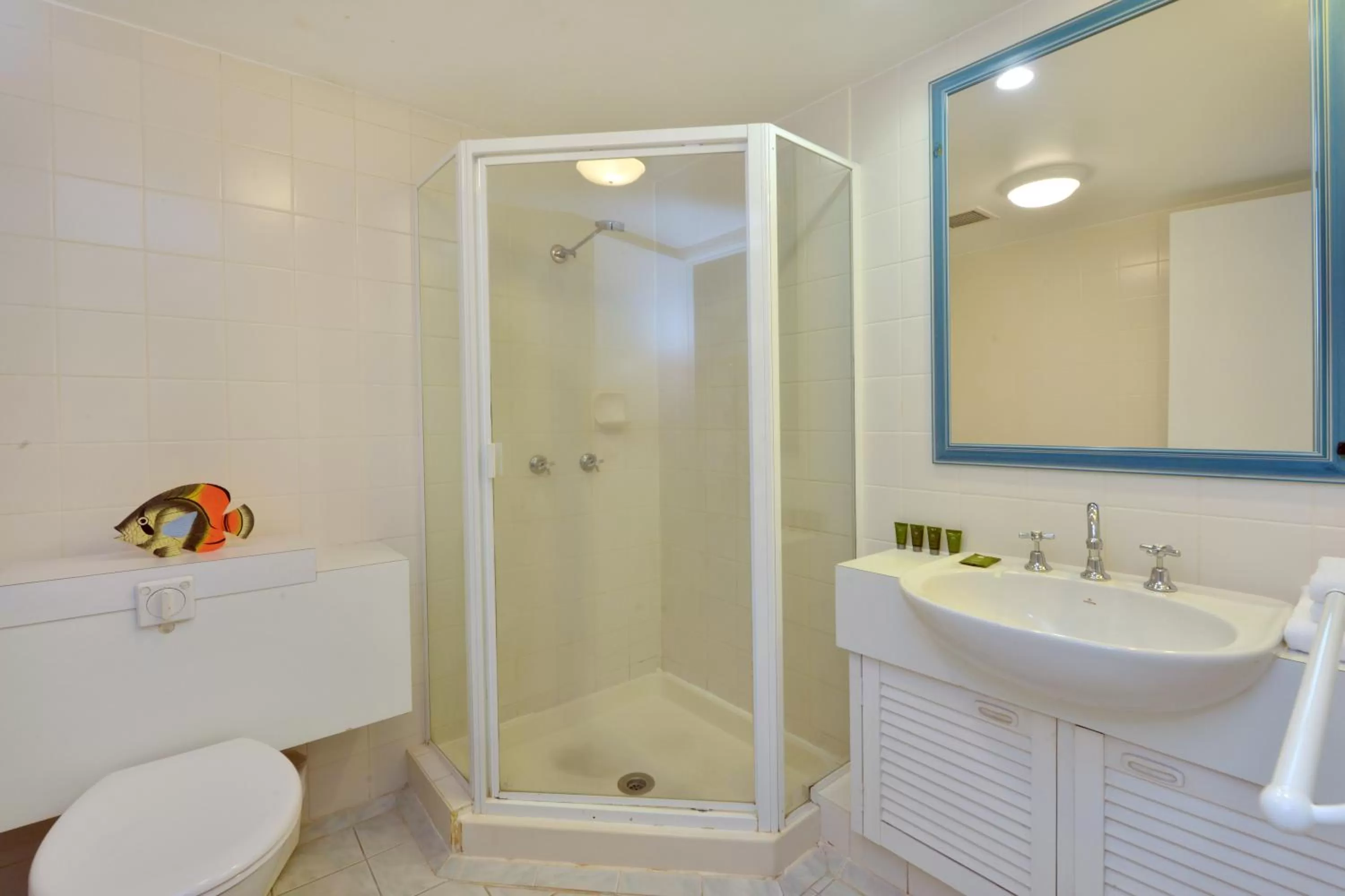 Shower in Driftwood Mantaray - Official Onsite Reception and Check In