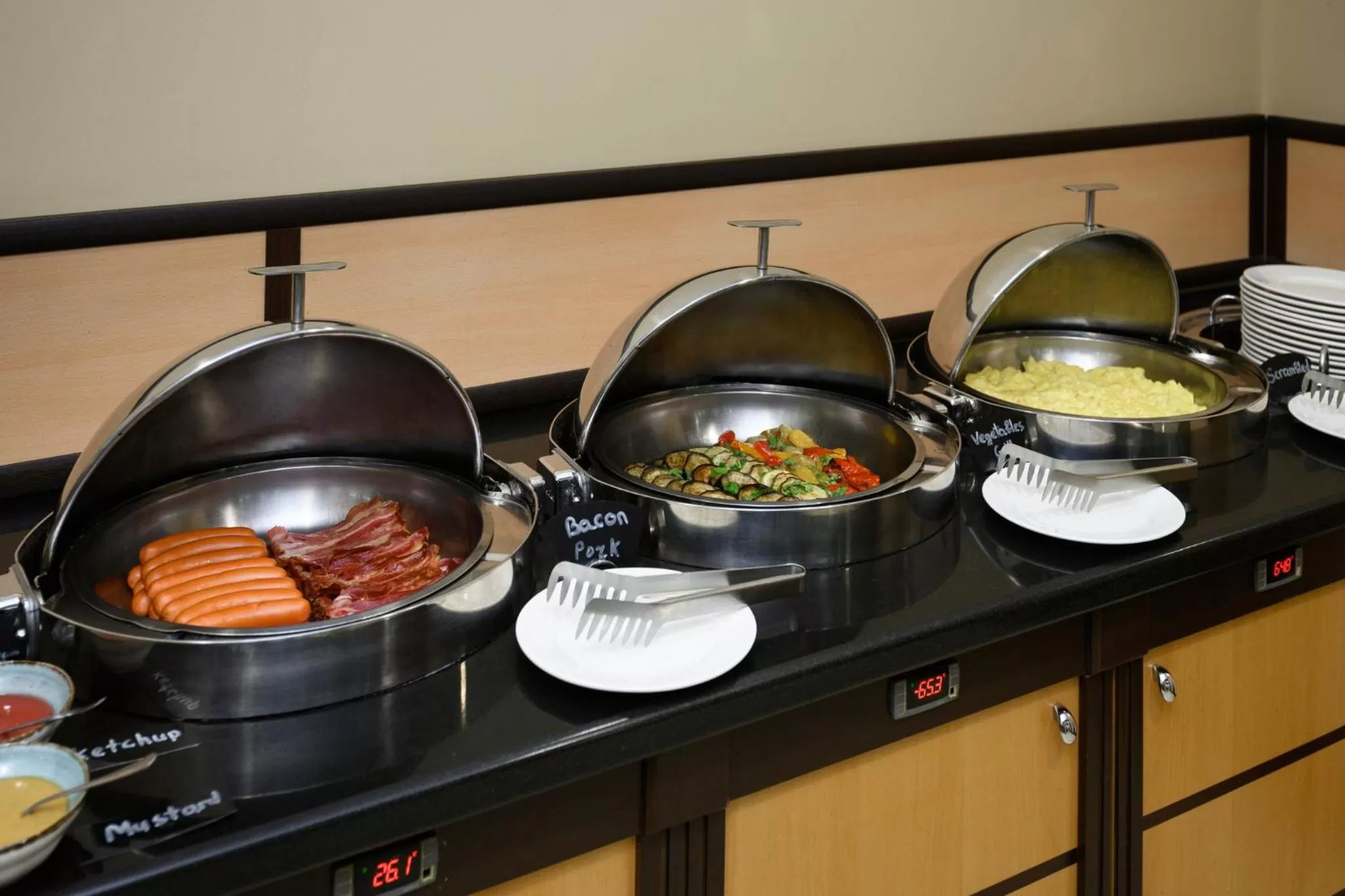 Restaurant/places to eat in Royal Plaza by Stellar Hotels, Yerevan