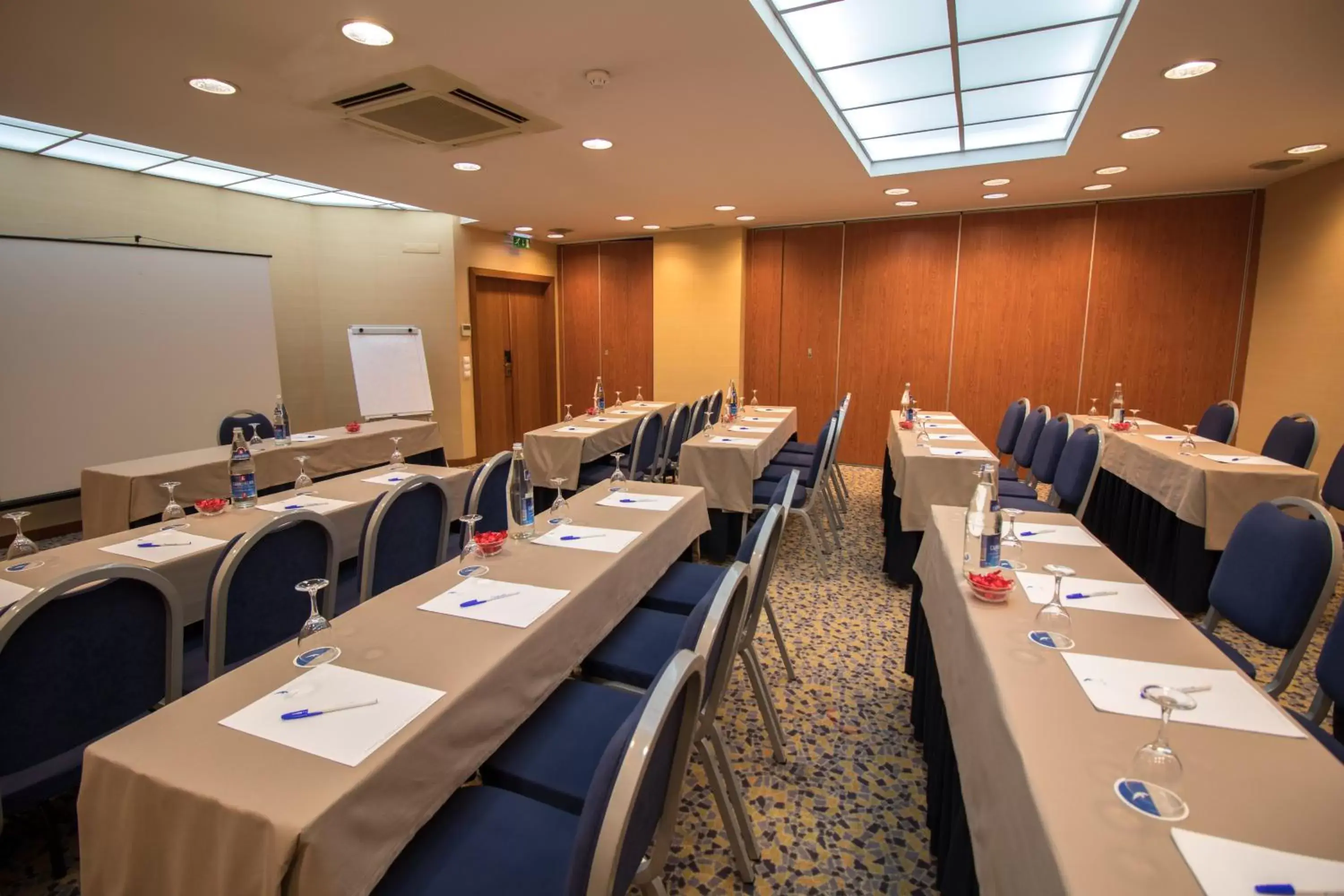 Meeting/conference room in Hotel Travel Park Lisboa