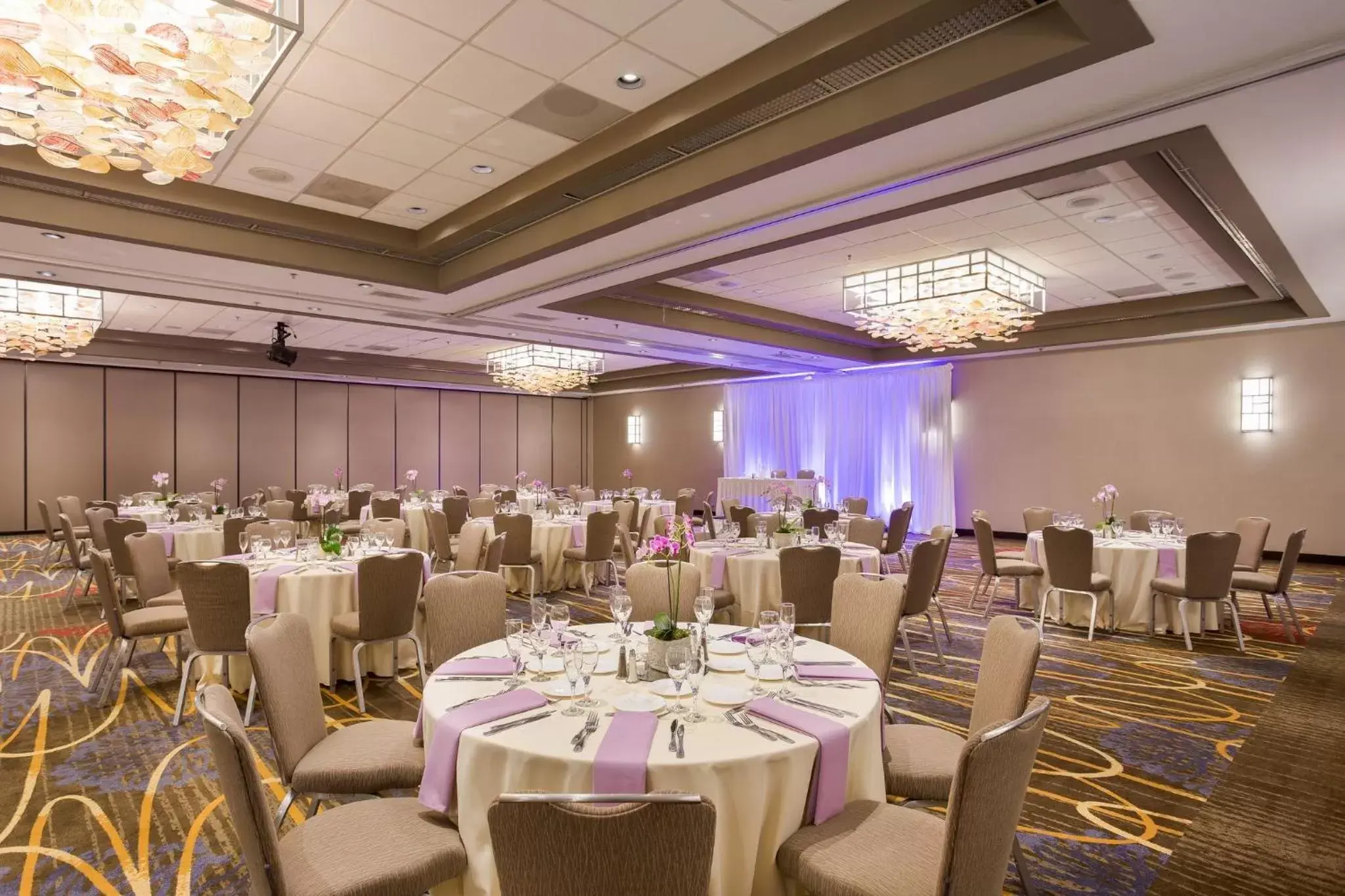 Meeting/conference room, Restaurant/Places to Eat in Crowne Plaza Hotel Foster City-San Mateo, an IHG Hotel