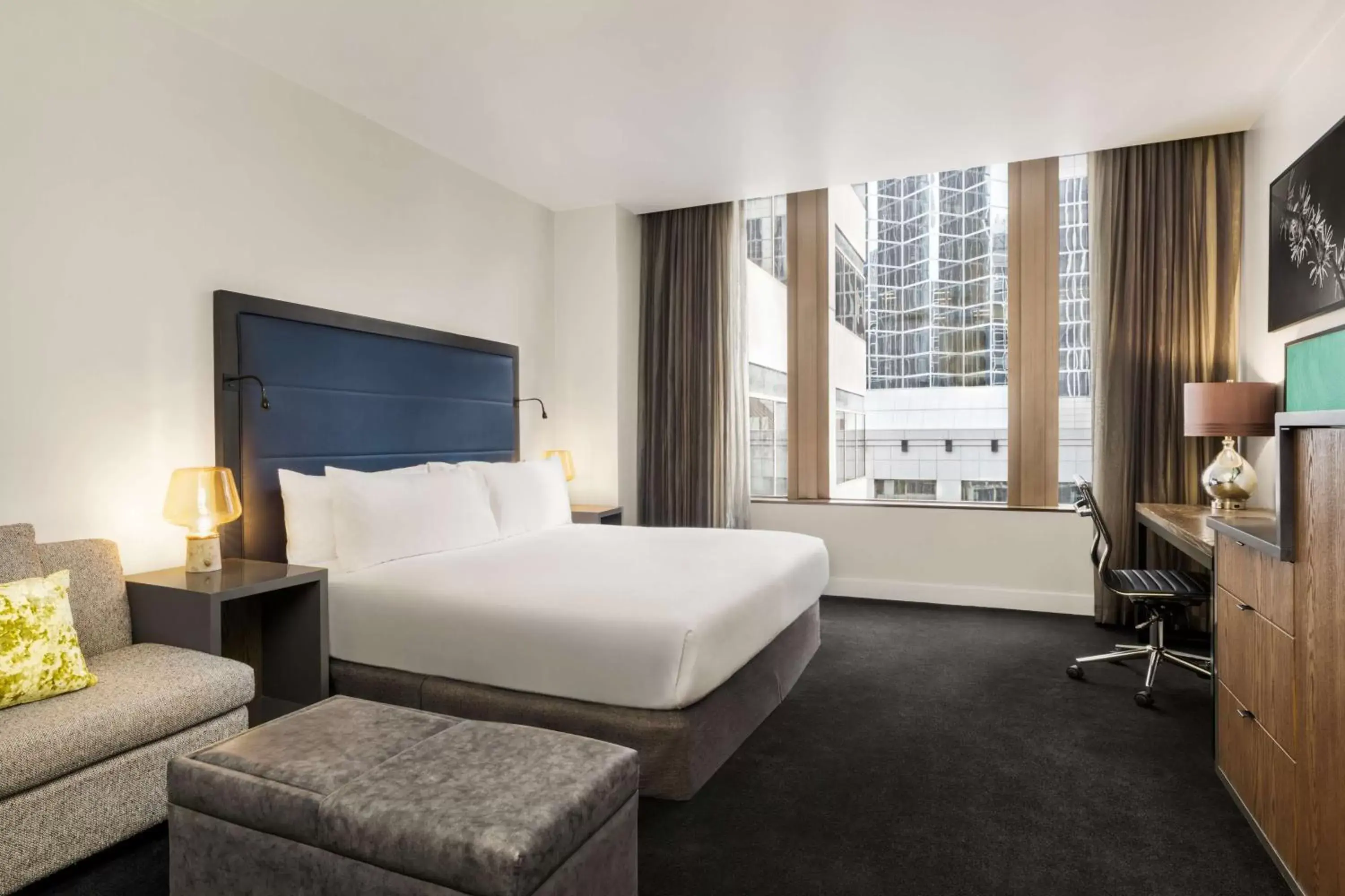 Bed in Hilton Motif Seattle