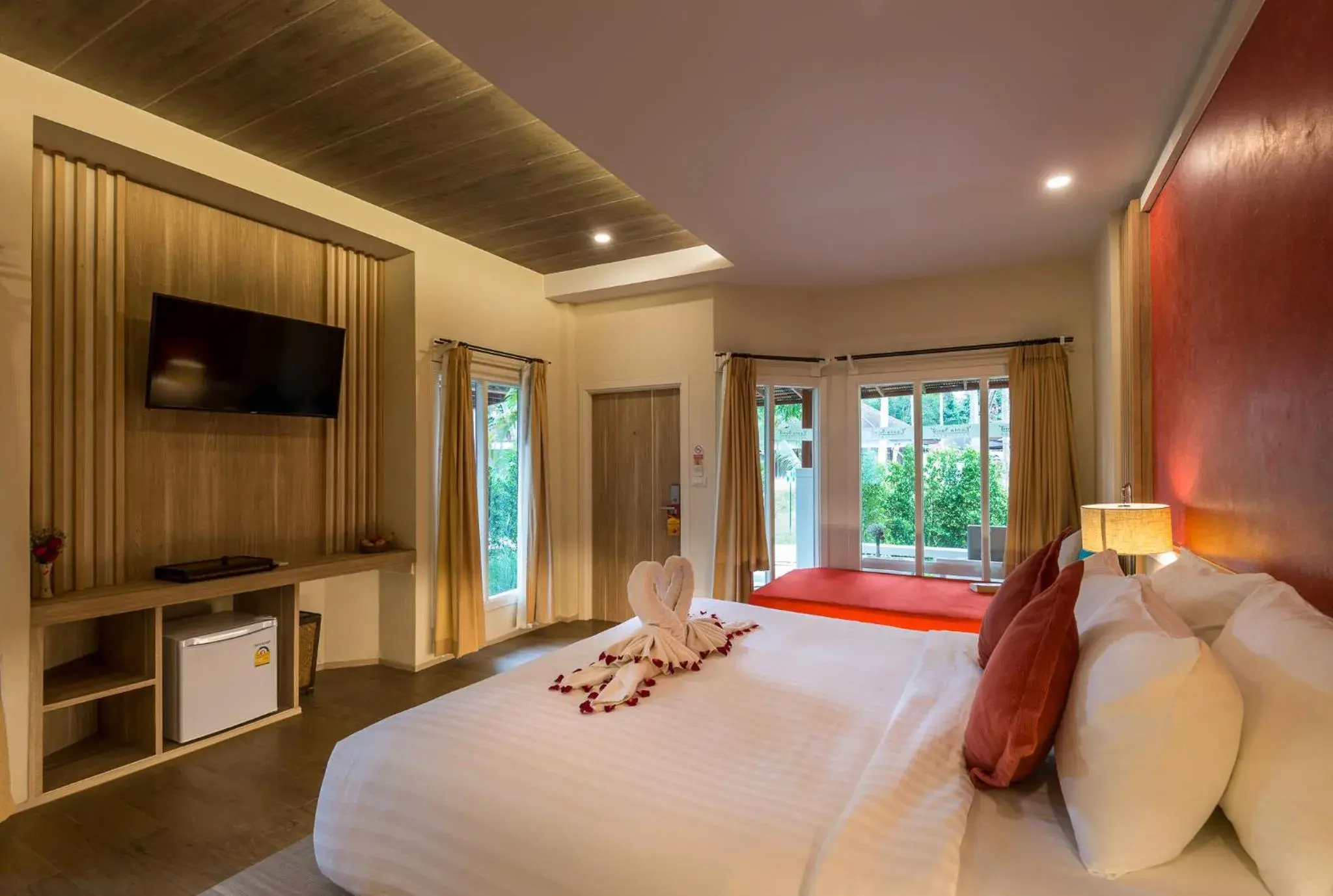 Bed in Lanta Sand Resort & Spa