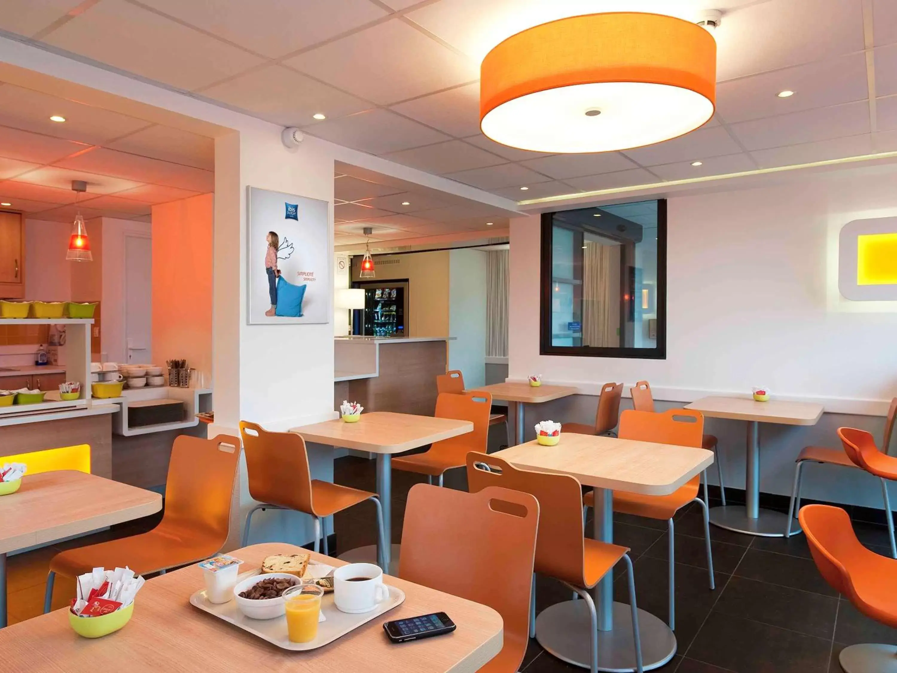 Property building, Restaurant/Places to Eat in Ibis Budget Roanne Hôtel