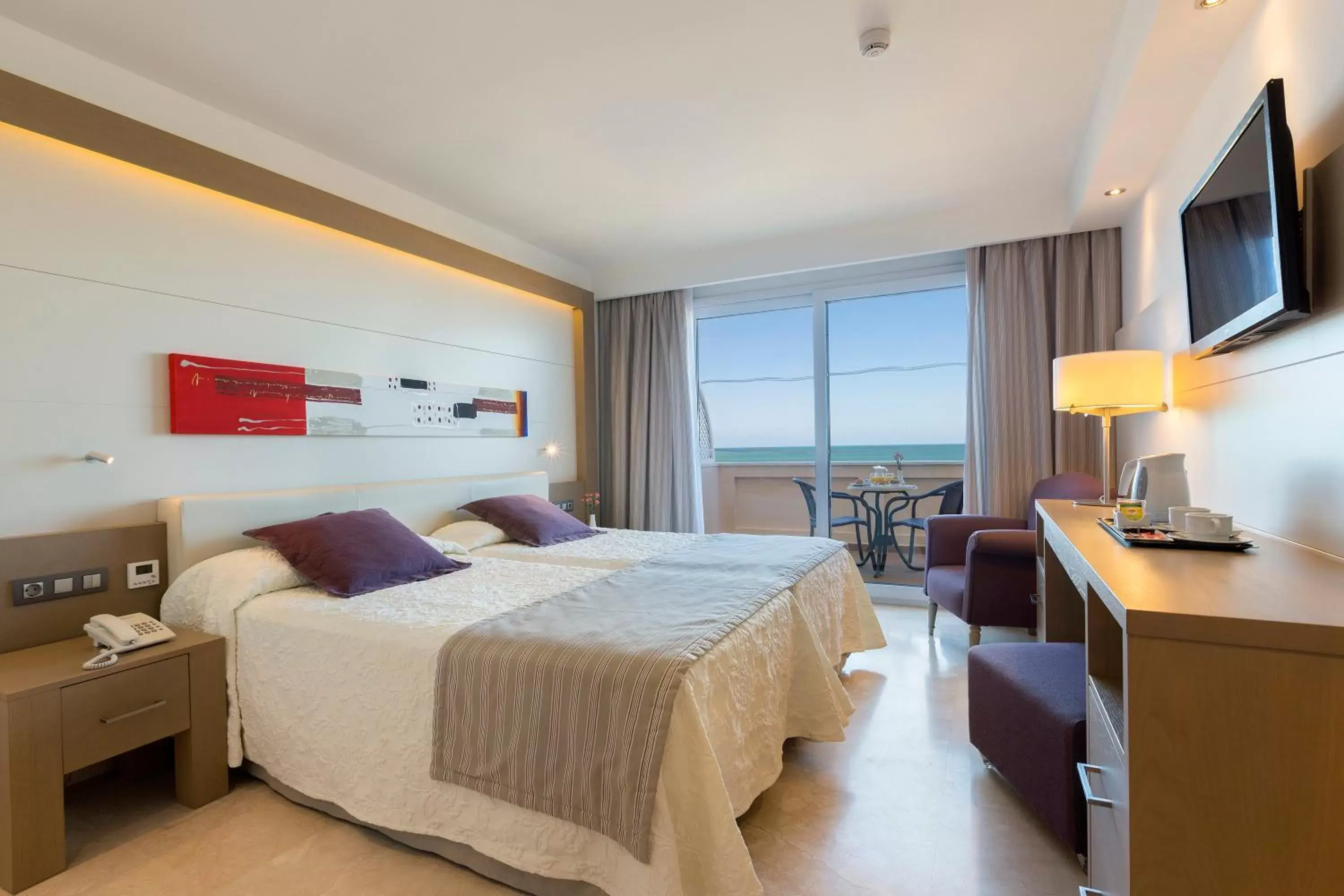 Bed in Hipotels Playa La Barrosa - Adults Only Bed in Hipotels Playa La Barrosa - Adults Only