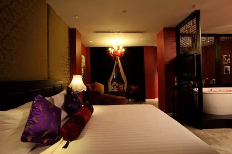 Bed in Shanghai Mansion Bangkok - SHA Extra Plus