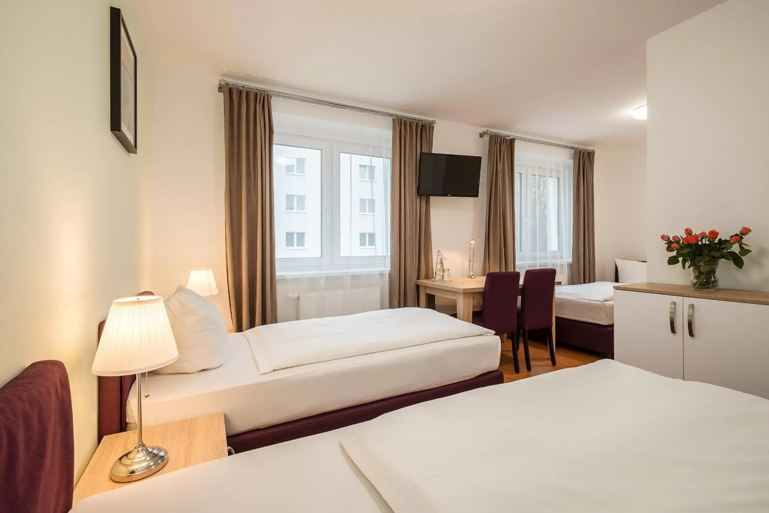 Photo of the whole room, Bed in Hotel City Green Berlin