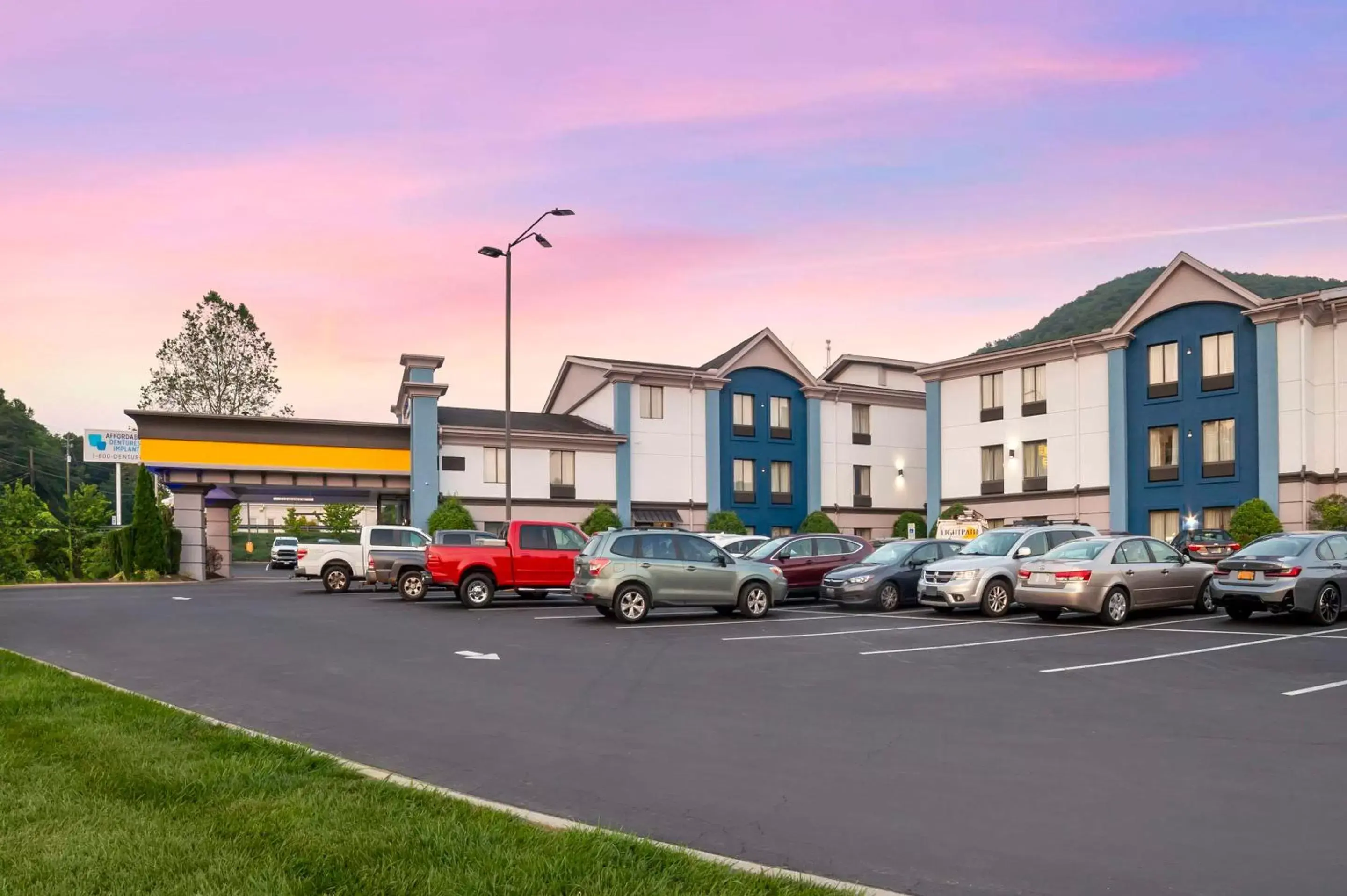 Property Building in Comfort Inn Asheville East-Blue Ridge Pkwy Access