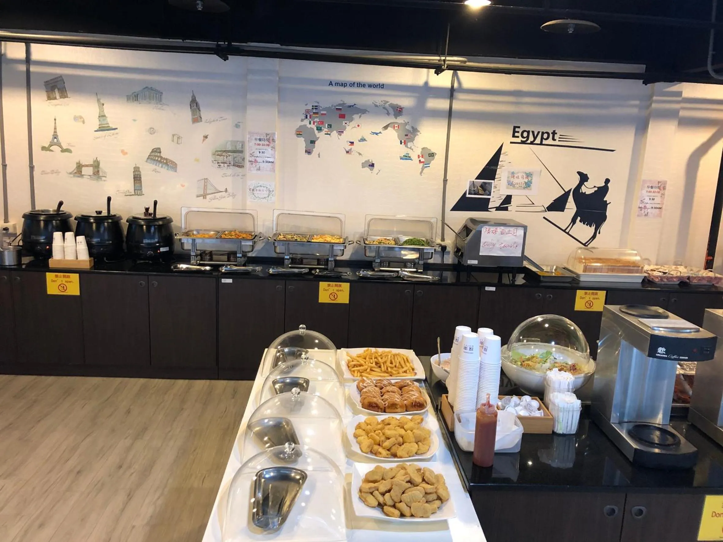 Buffet breakfast in Hotel Fun - Linsen