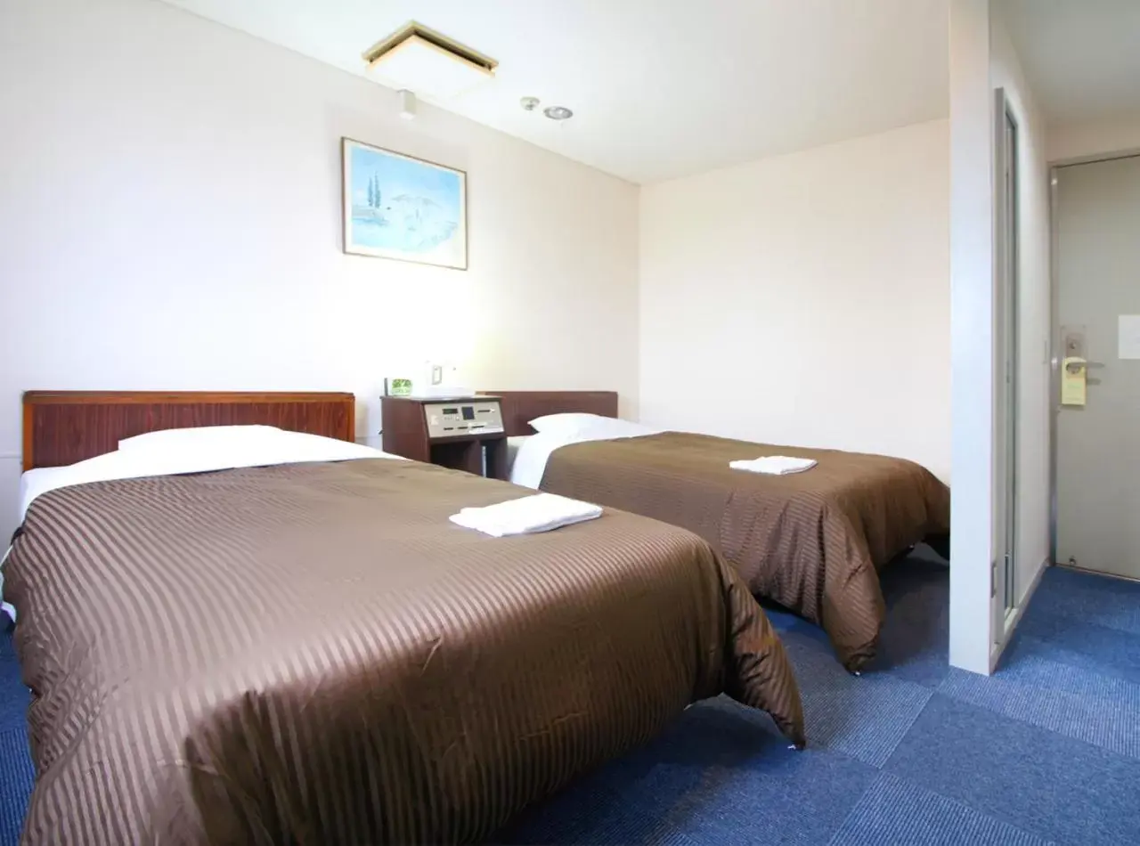 Photo of the whole room, Bed in Royal Inn Kakegawa (Station Hotel 2)