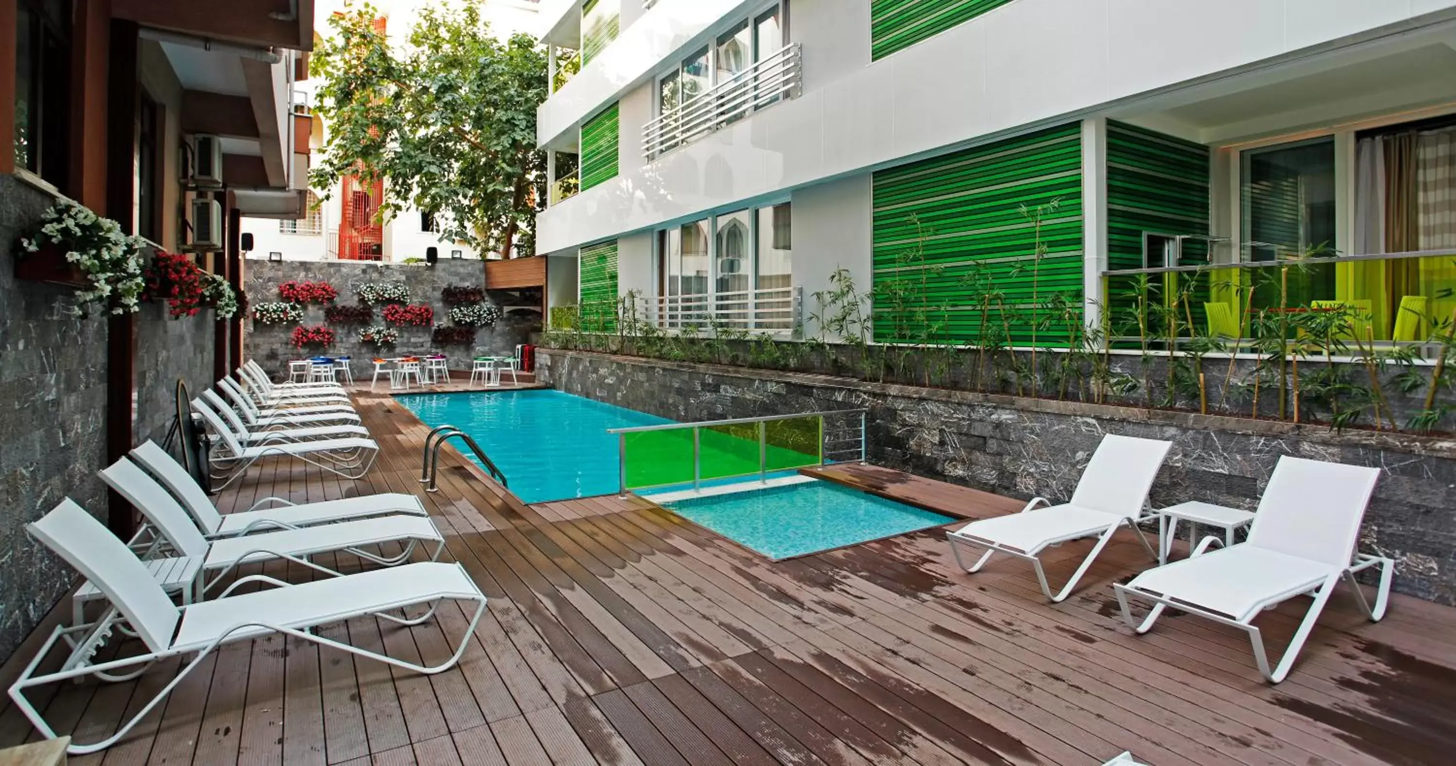 Property building, Swimming Pool in Kleopatra Suit Hotel